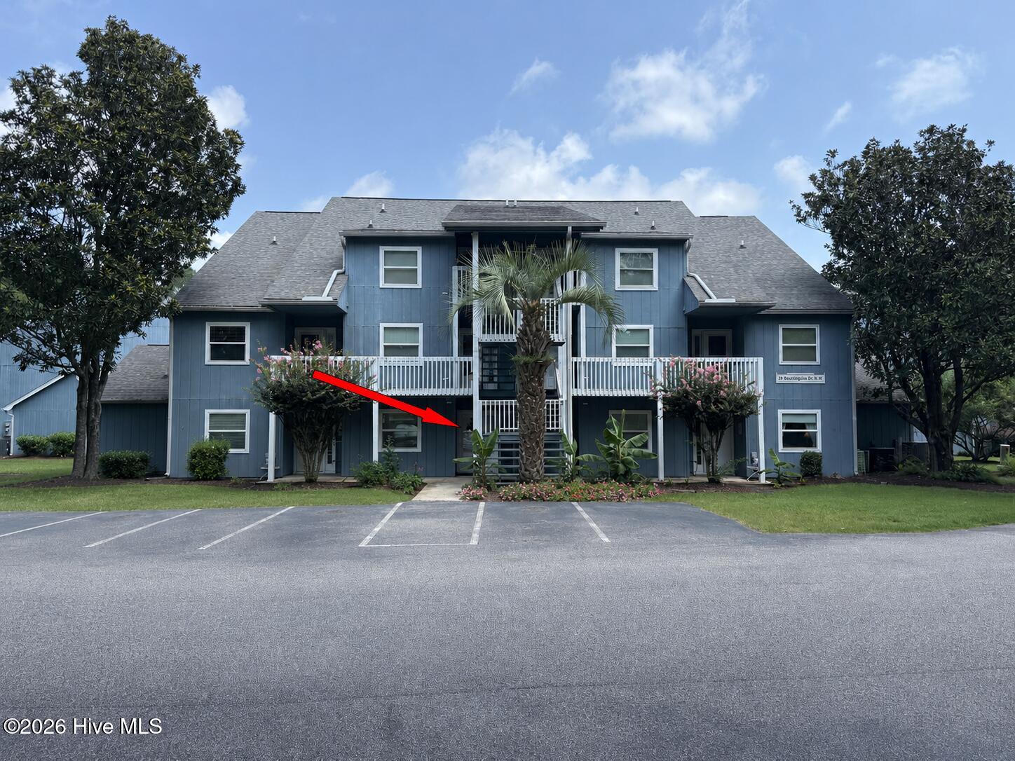 20 Boundaryline Drive NW C Property Photo 1
