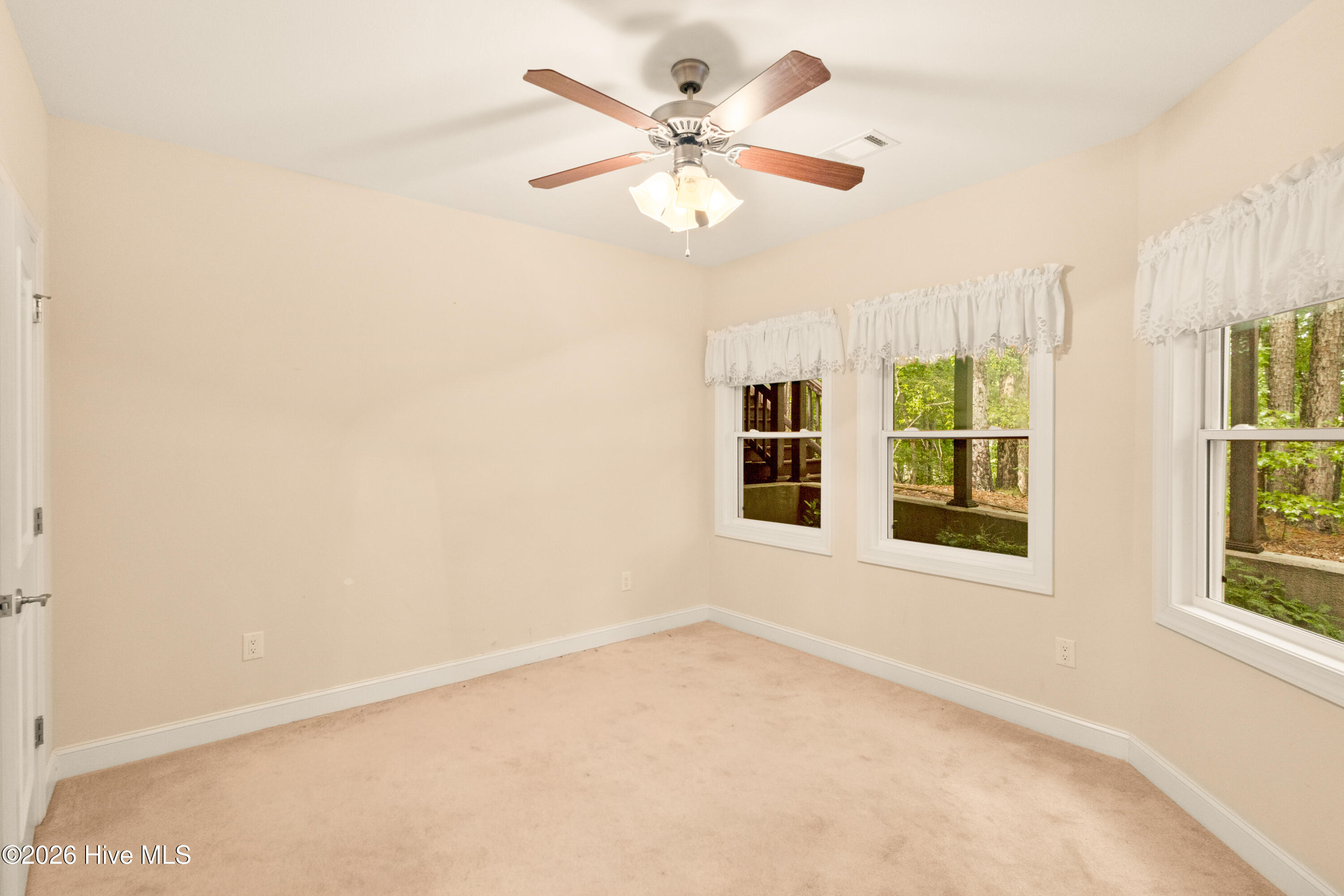 214 Holly Lane Property Photo 37