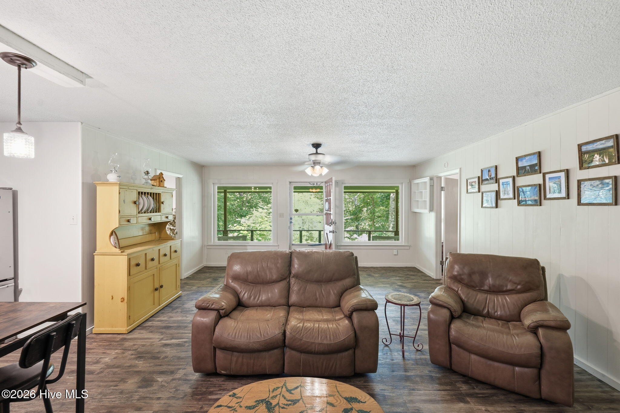 452 Paradise Road Property Photo 4