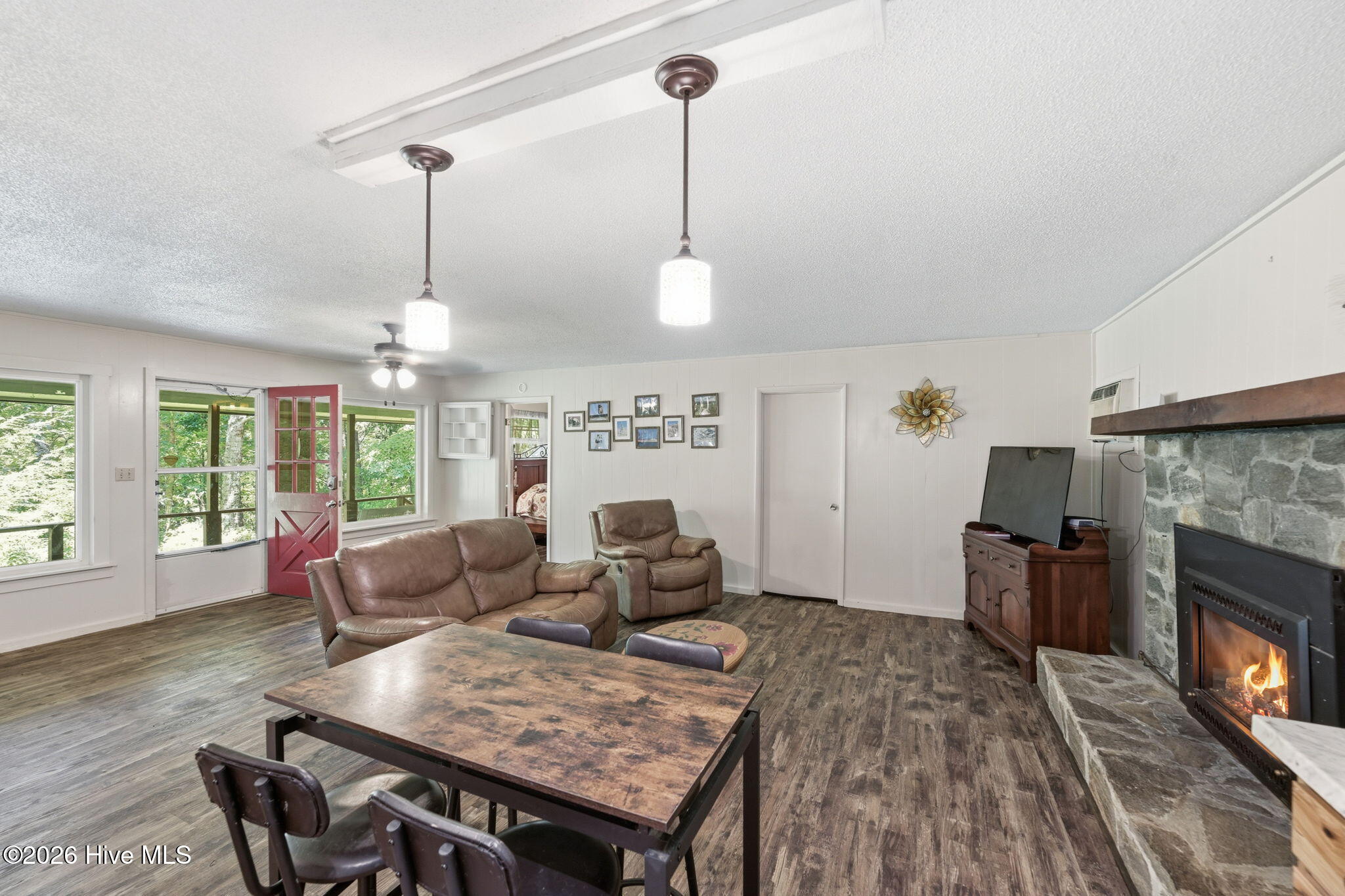 452 Paradise Road Property Photo 8