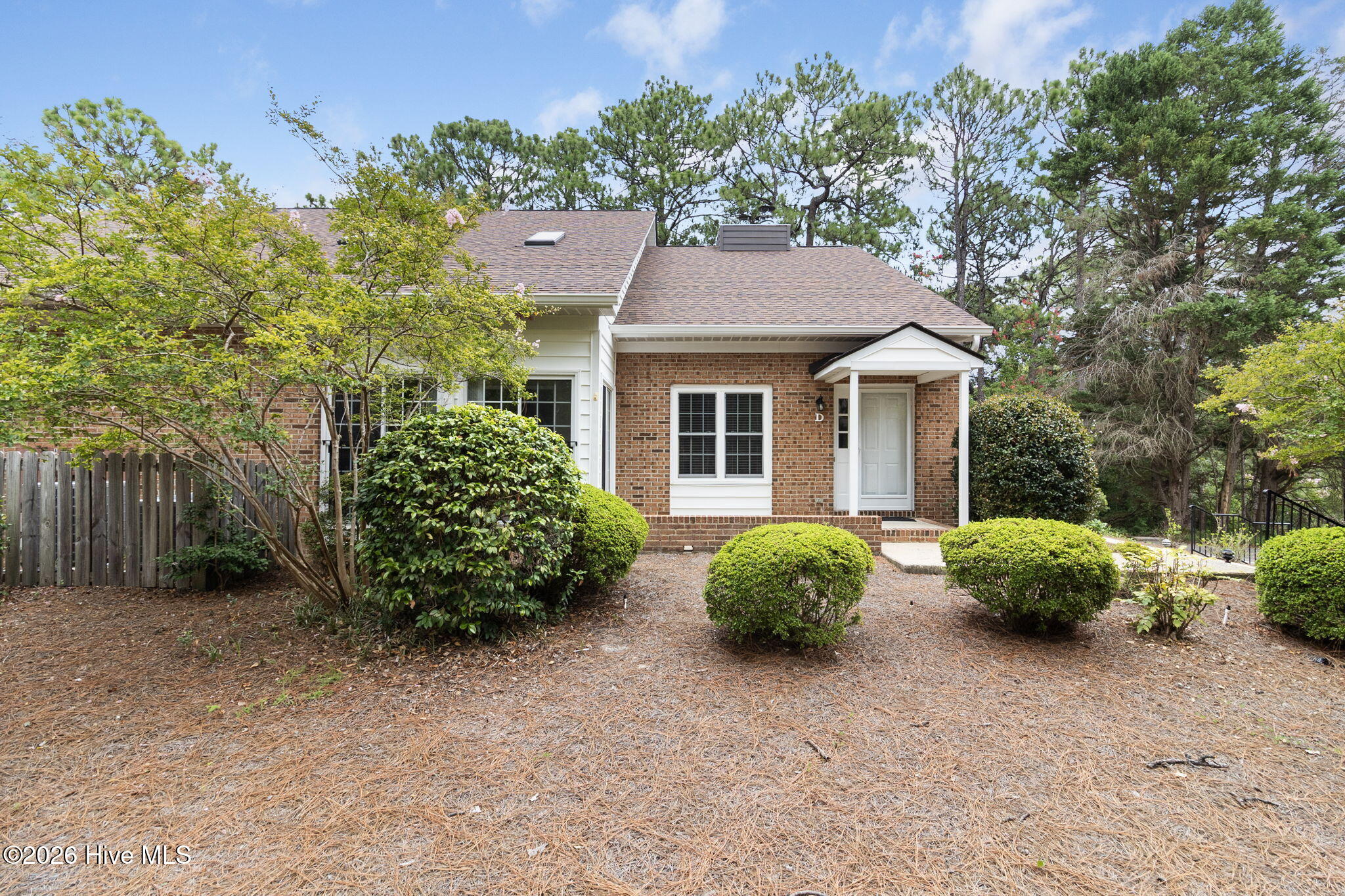 12 Pinehurst Manor Drive D Property Photo 2