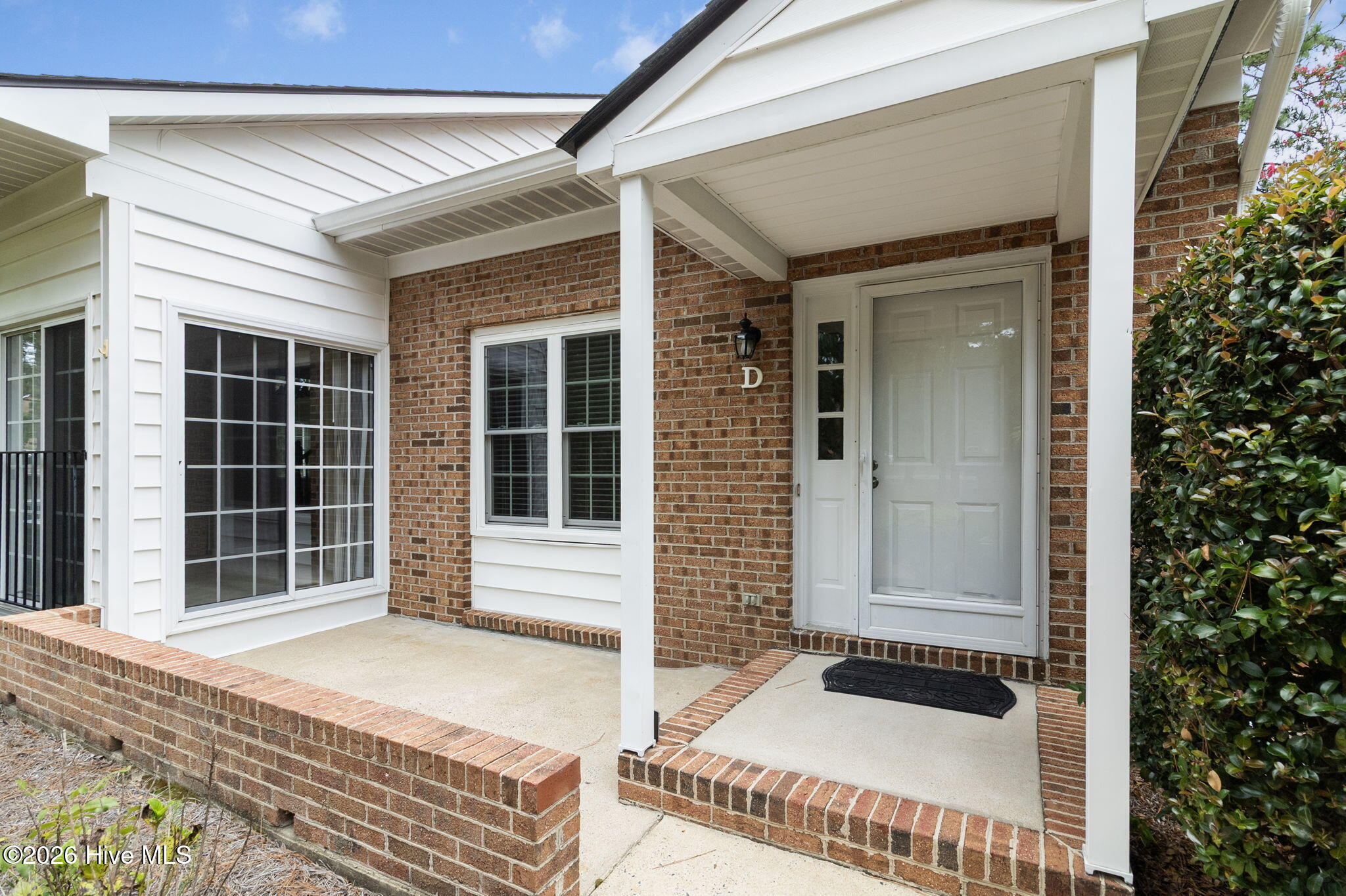 12 Pinehurst Manor Drive D Property Photo 3