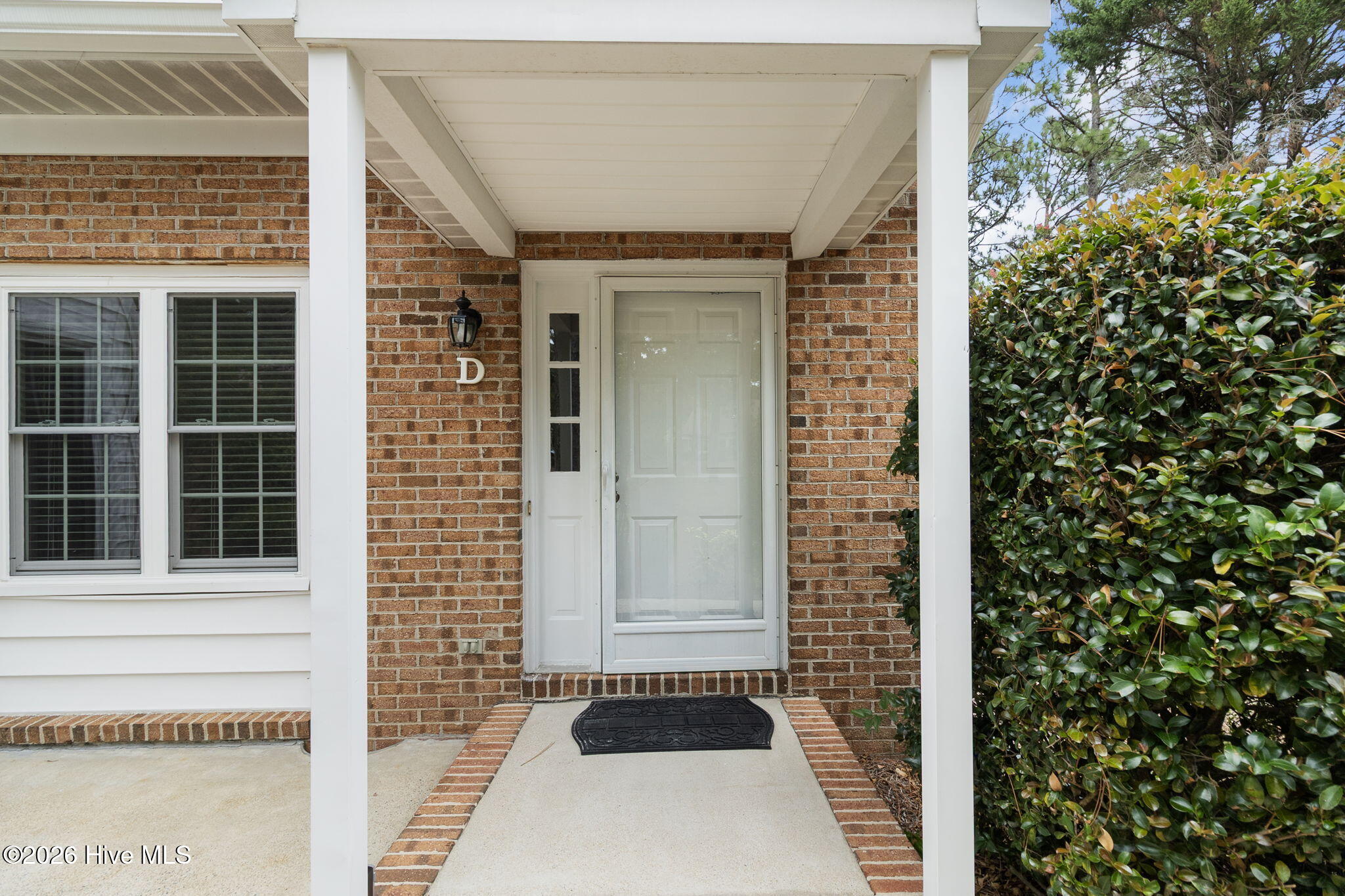 12 Pinehurst Manor Drive D Property Photo 5