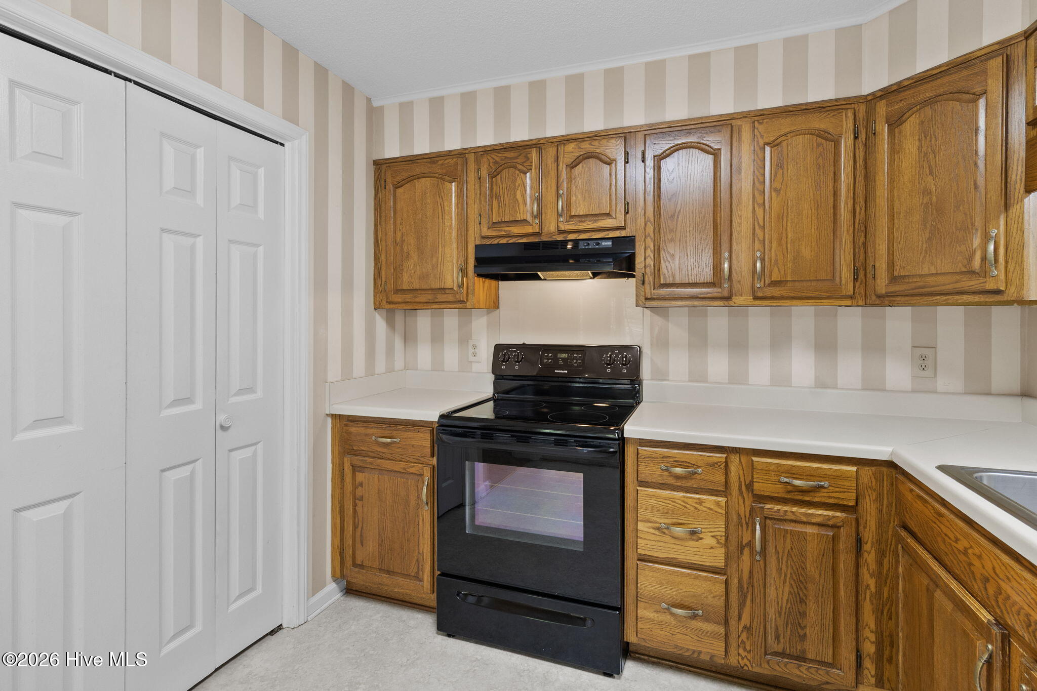 12 Pinehurst Manor Drive D Property Photo 18