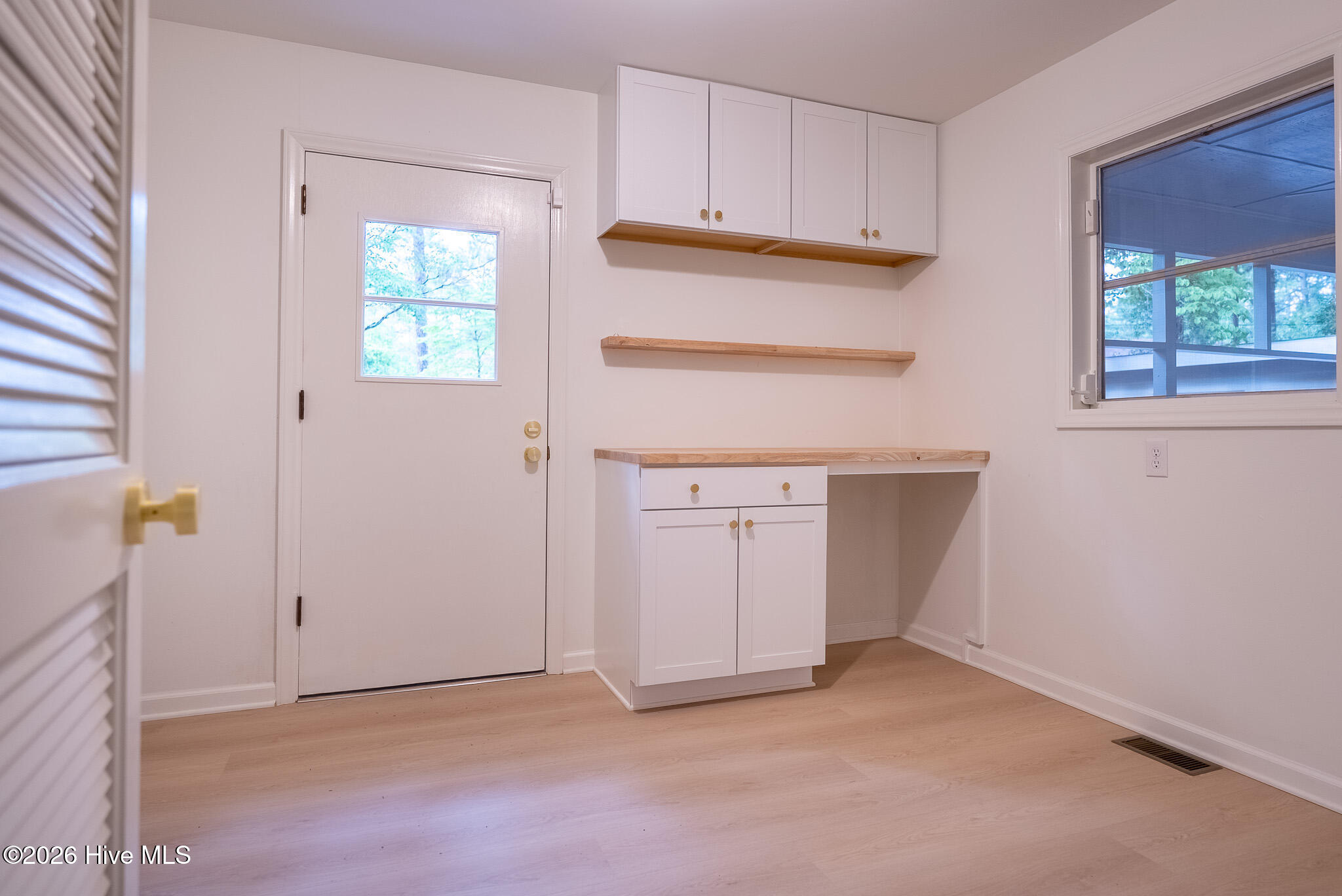 4604 Airport Road Property Photo 18