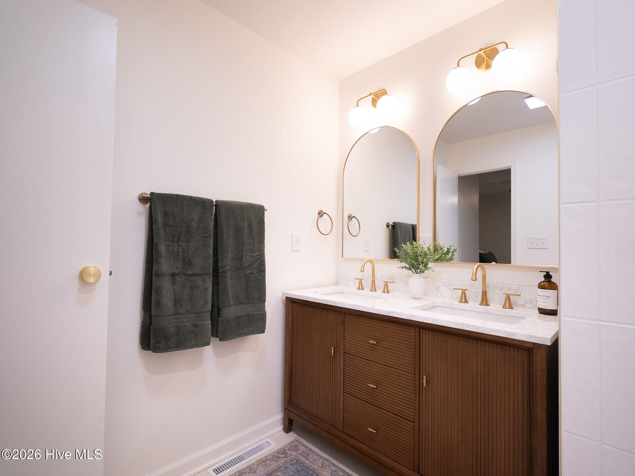 4604 Airport Road Property Photo 27