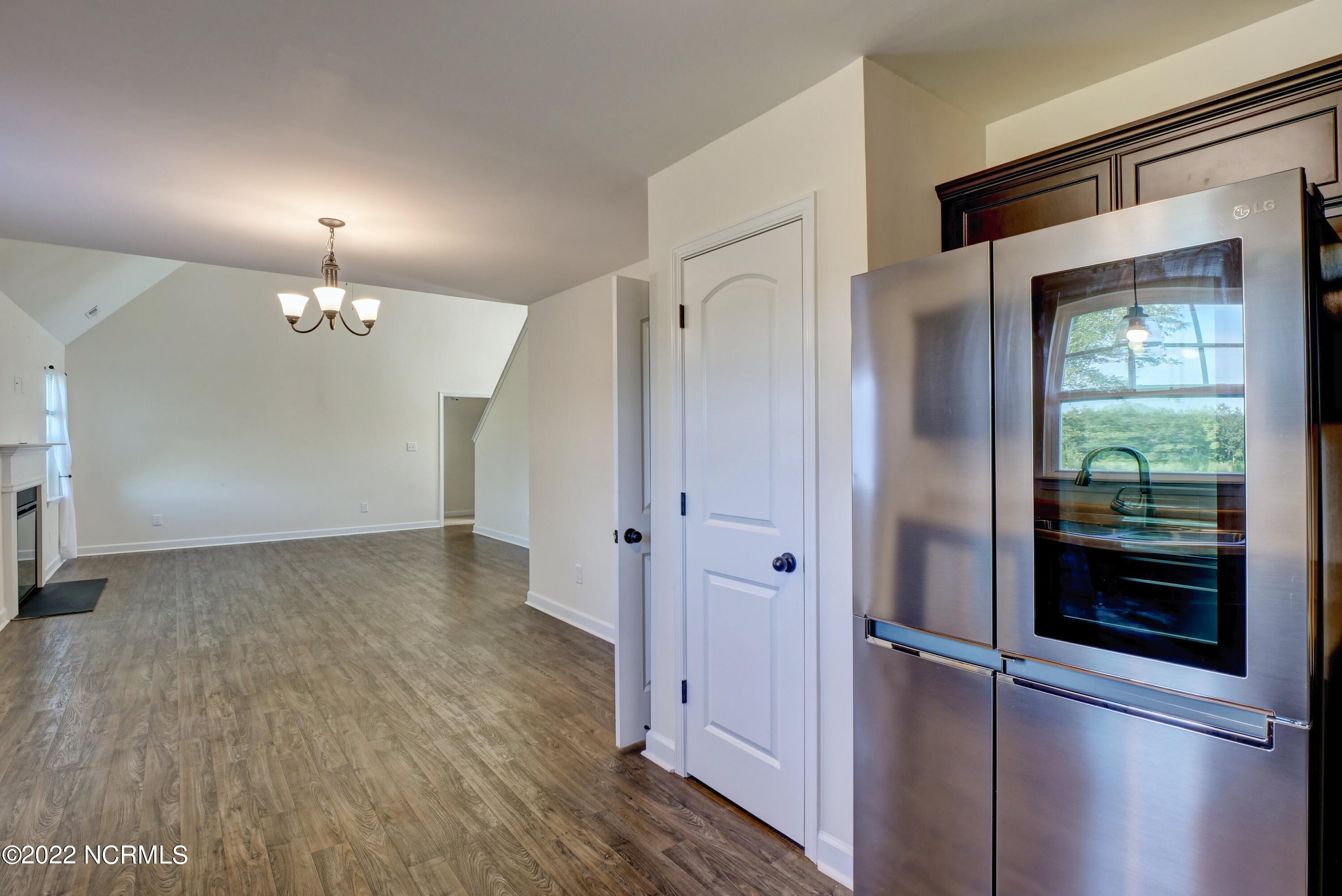 109 Easton Drive Property Photo 14