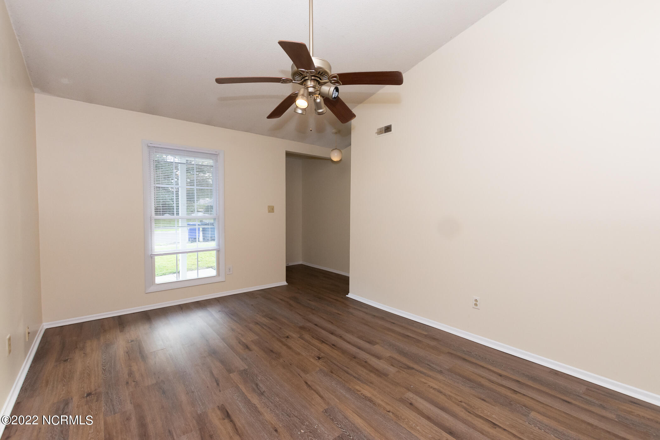 139 Village Circle Property Photo 3