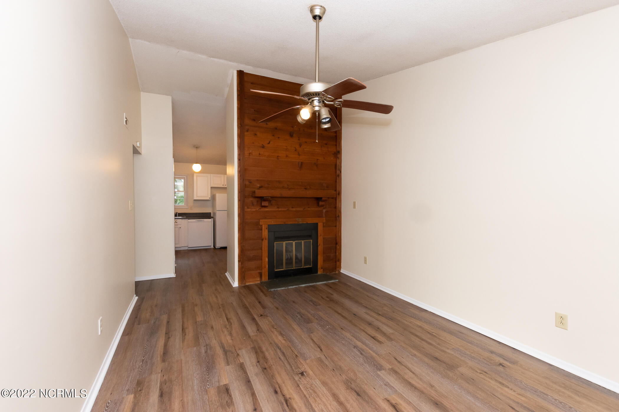139 Village Circle Property Photo 5