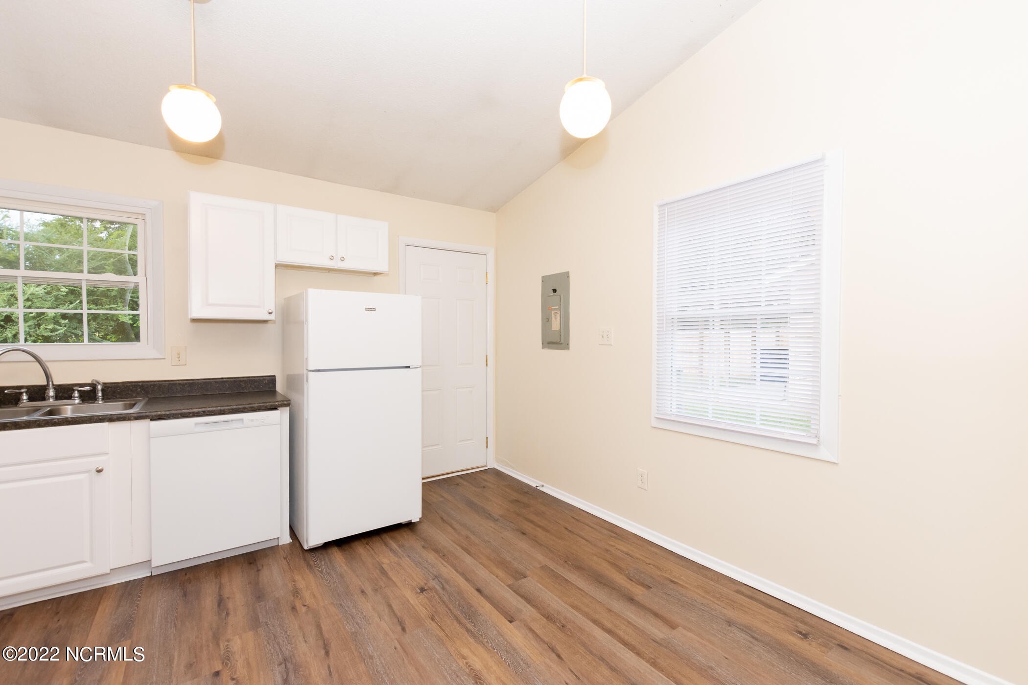 139 Village Circle Property Photo 7