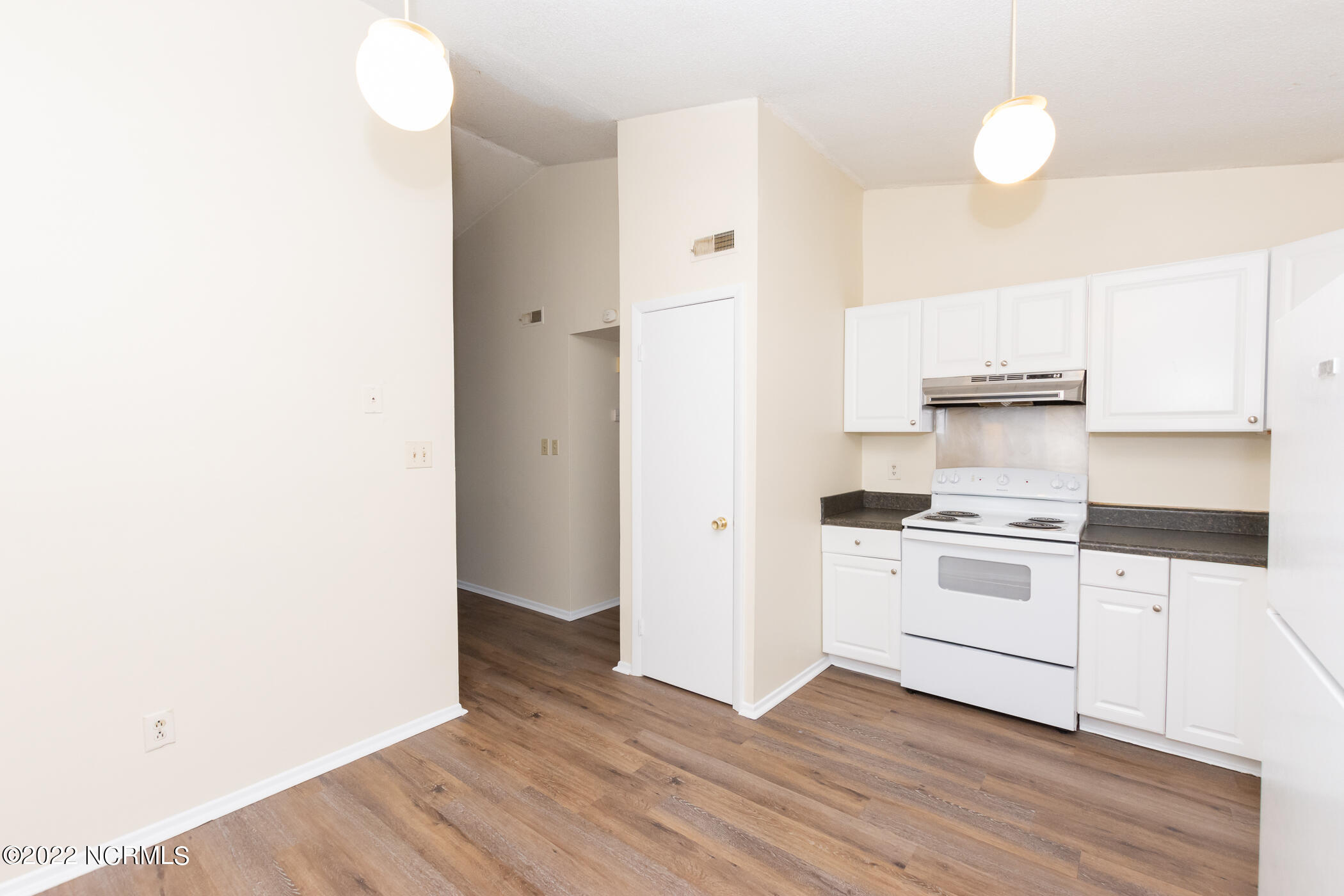 139 Village Circle Property Photo 10
