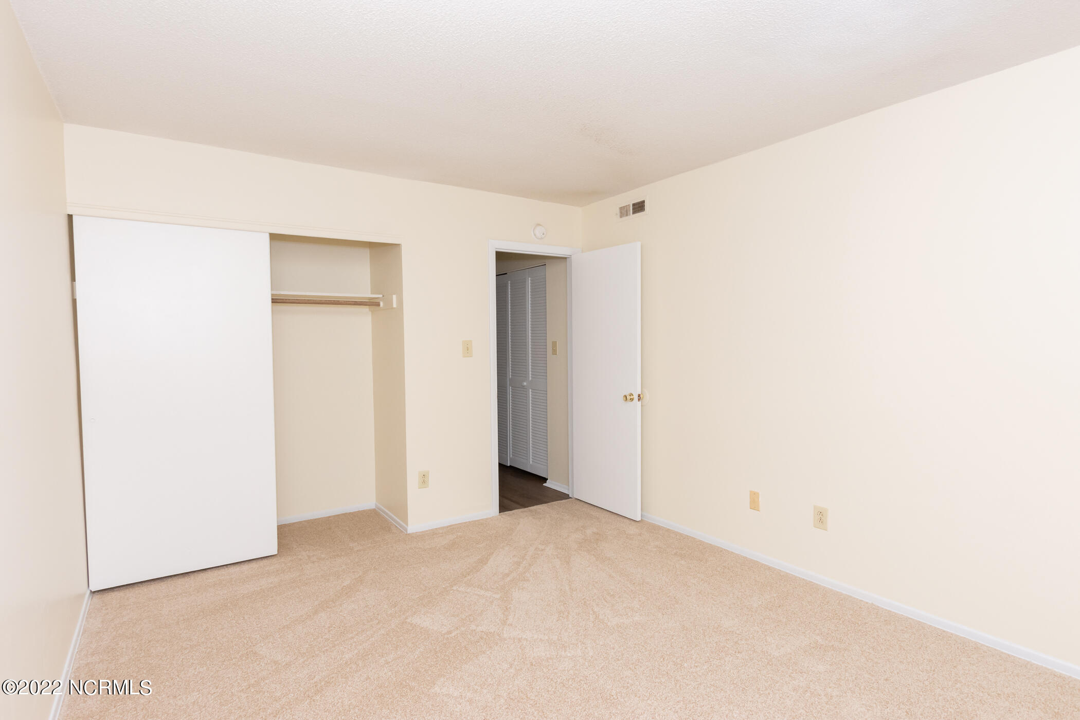 139 Village Circle Property Photo 16