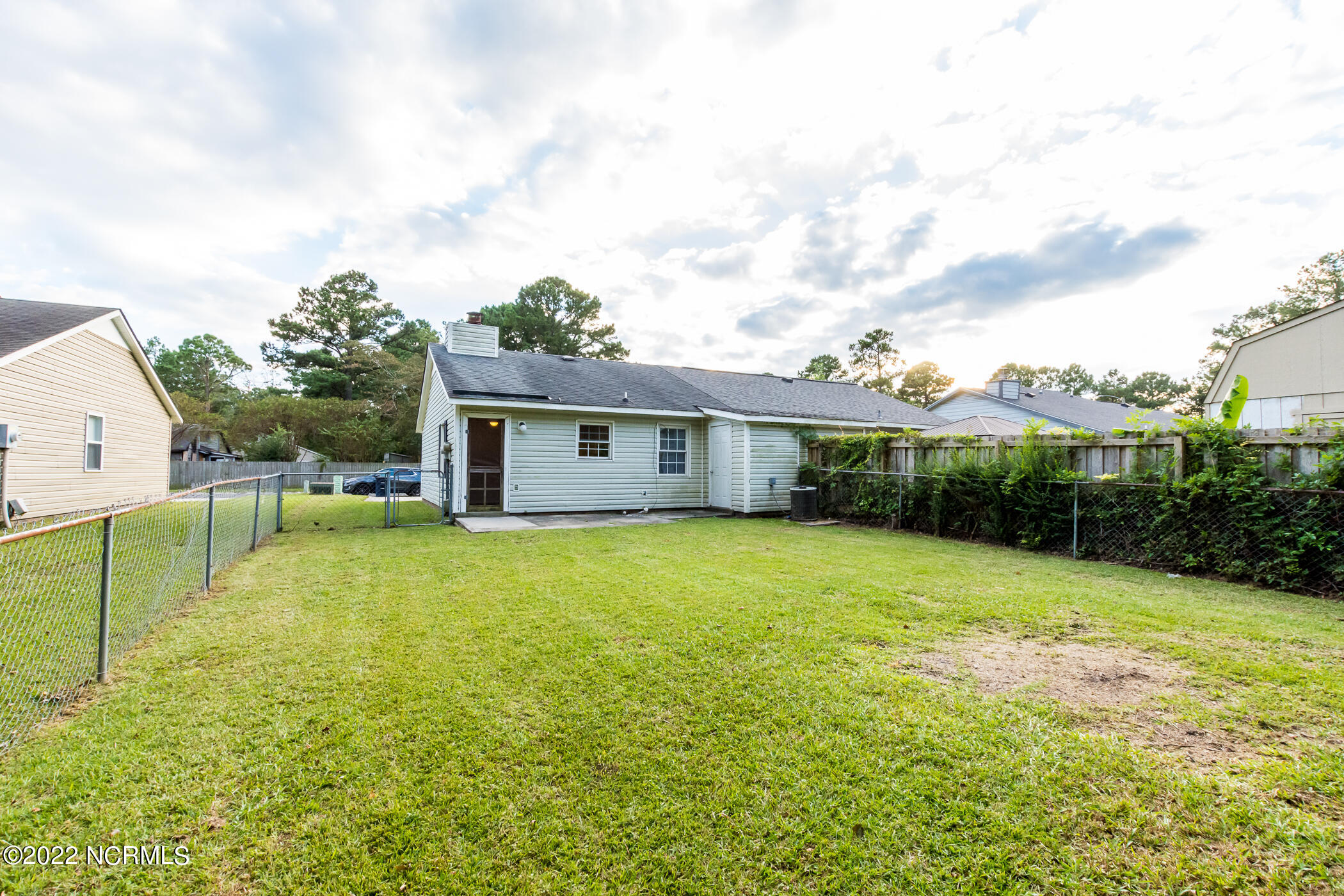 139 Village Circle Property Photo 17