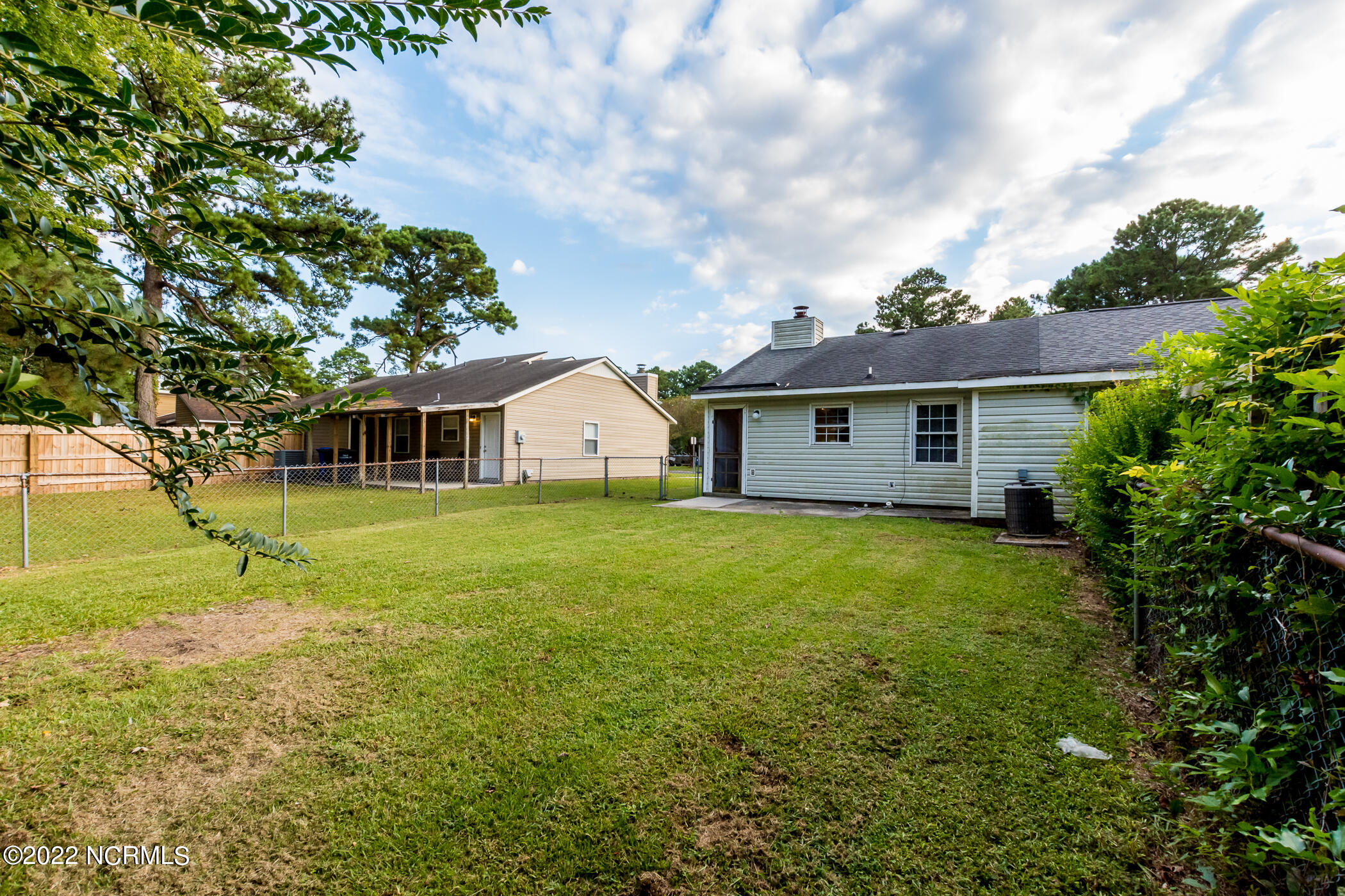 139 Village Circle Property Photo 18