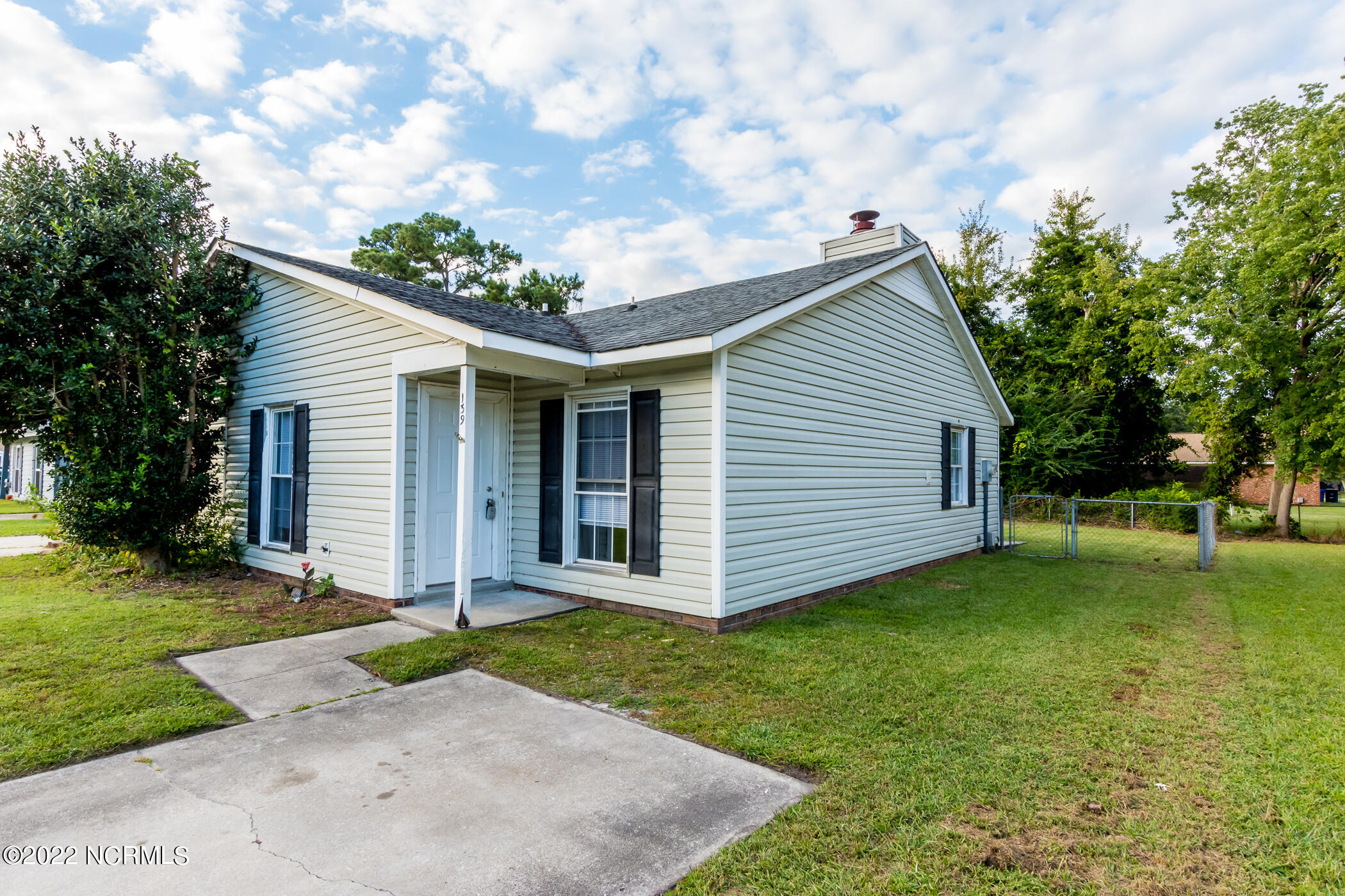 139 Village Circle Property Photo 22
