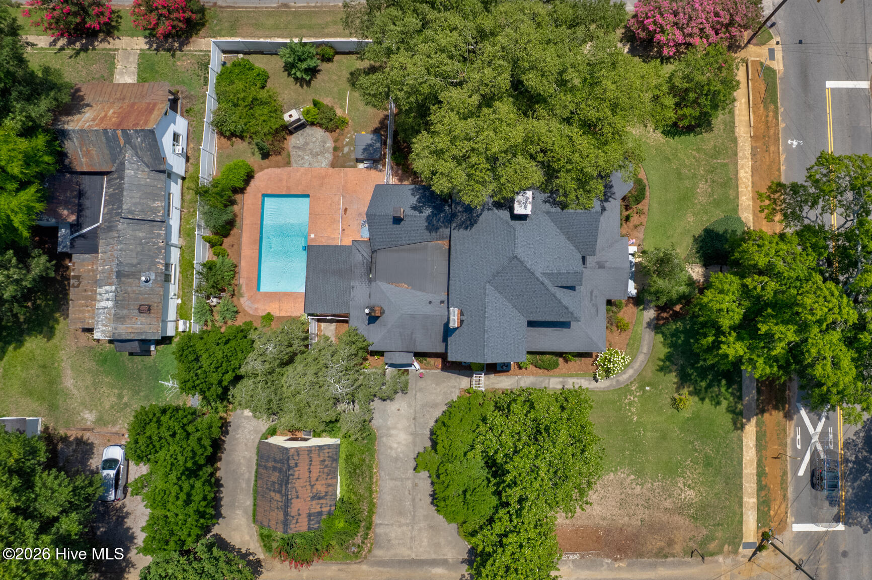 109 S Walnut Street Property Photo 8