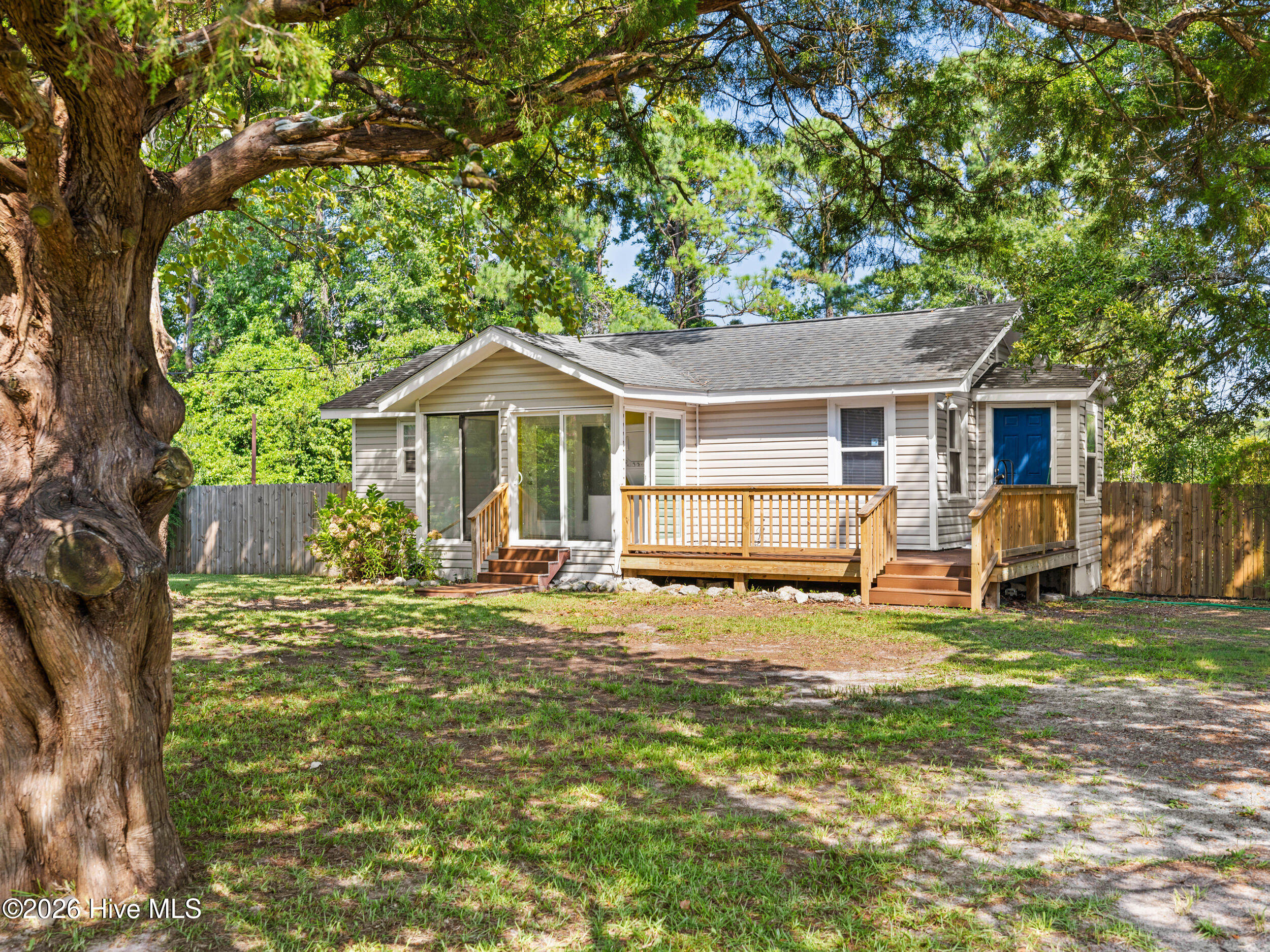 682 E Ocean Road Property Photo 2