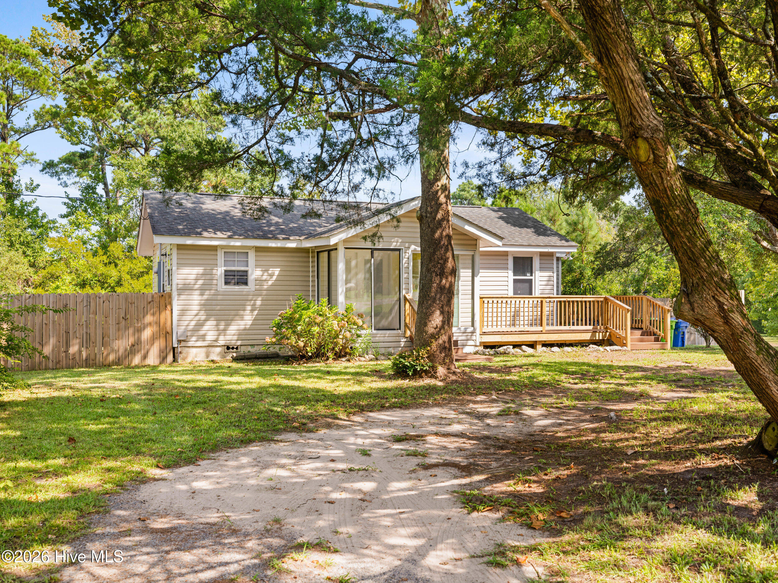 682 E Ocean Road Property Photo 3