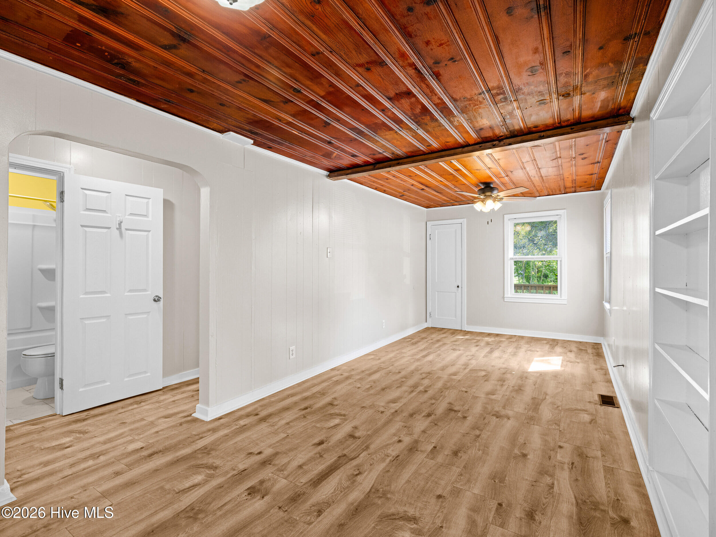 682 E Ocean Road Property Photo 8