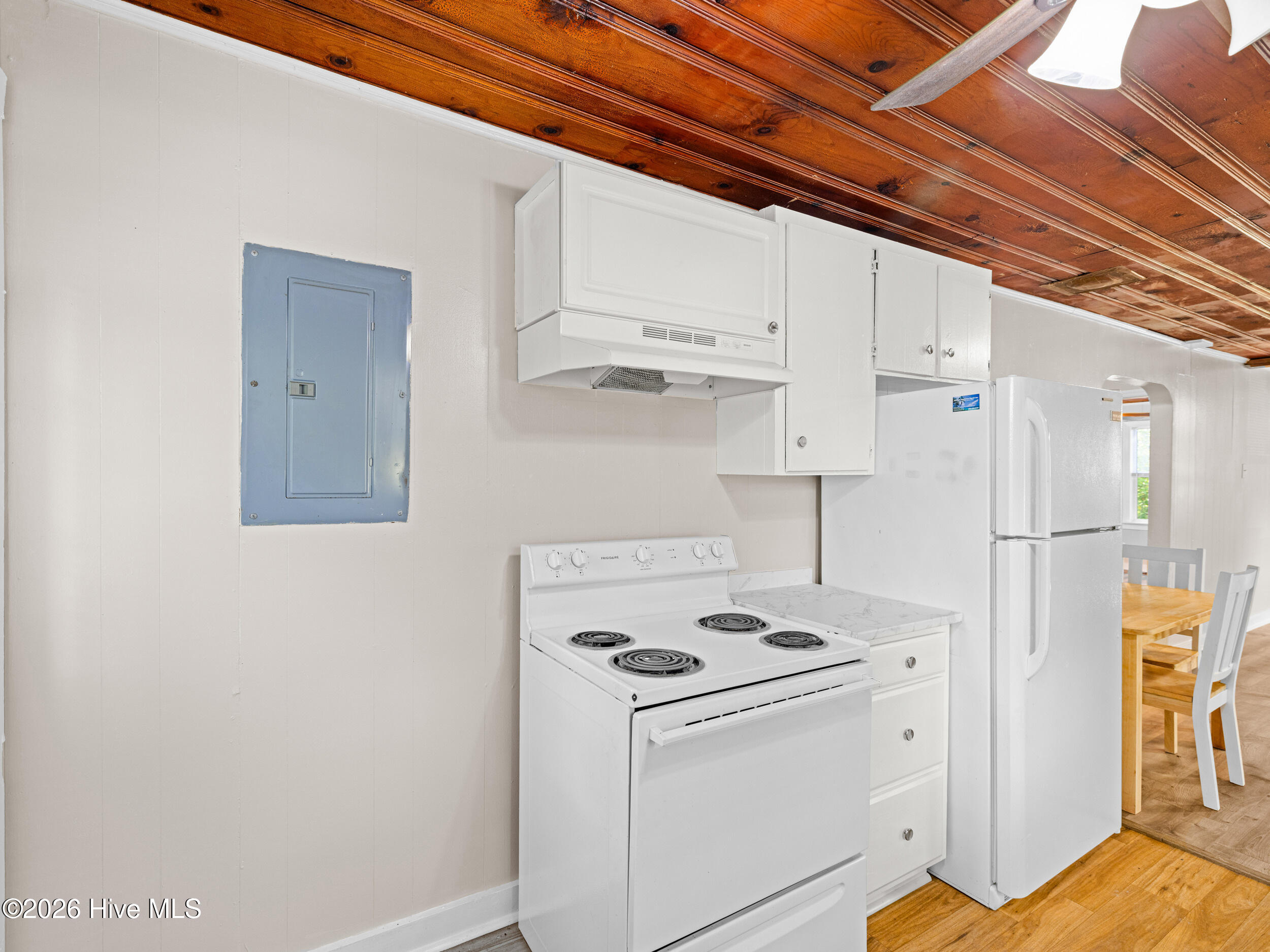 682 E Ocean Road Property Photo 13
