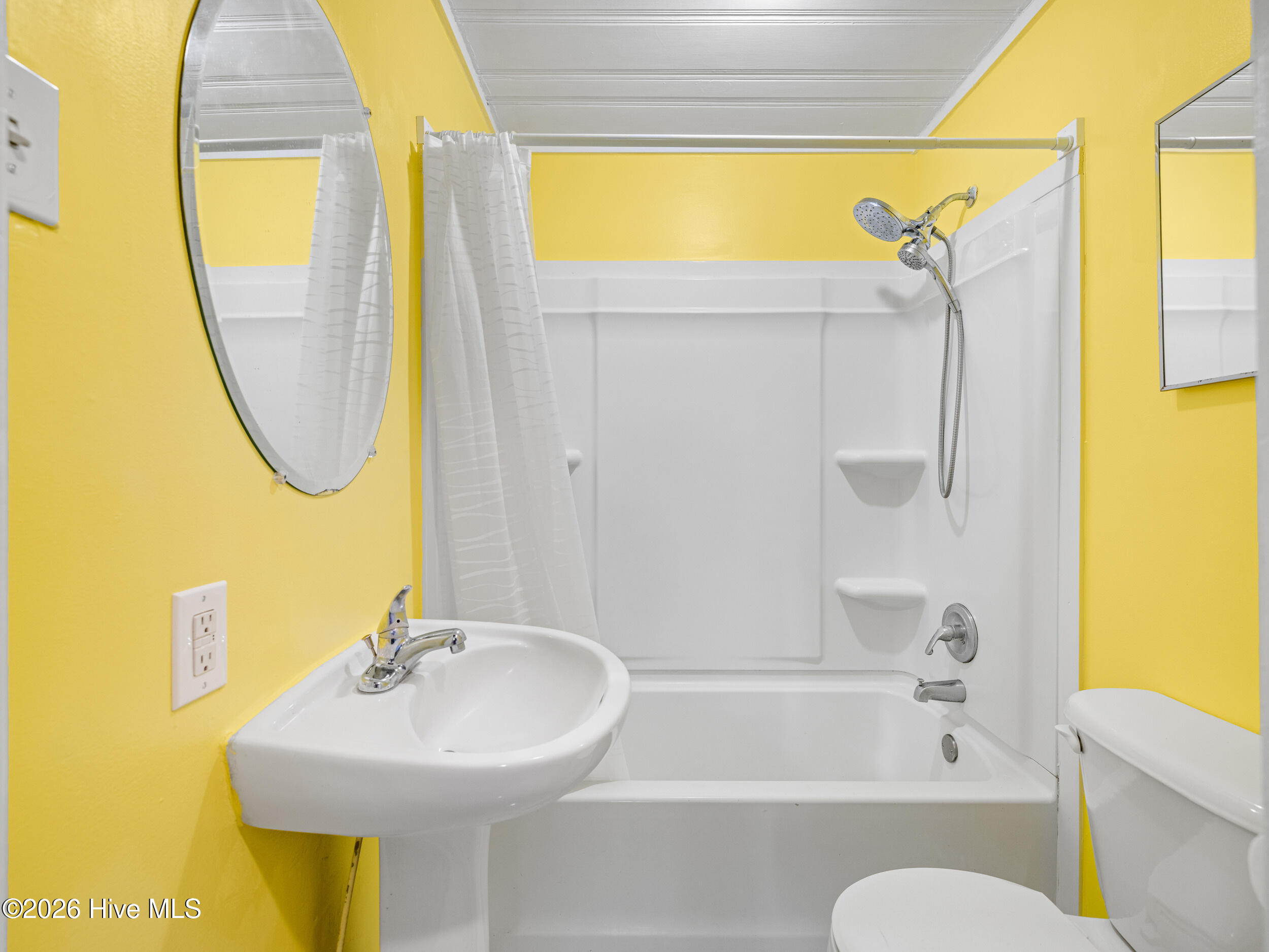 682 E Ocean Road Property Photo 17