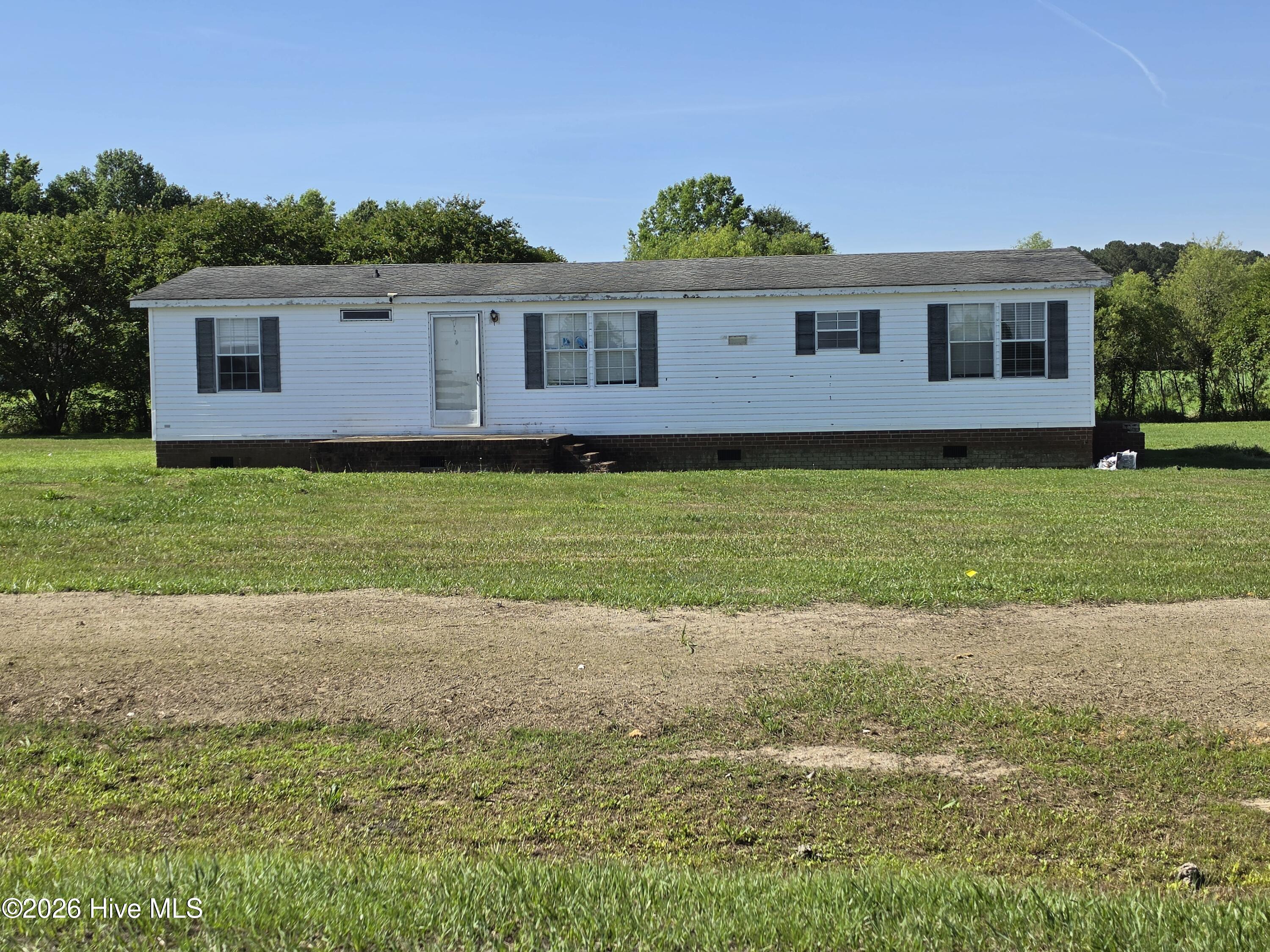 1142 E Nc 102 E Property Photo 1