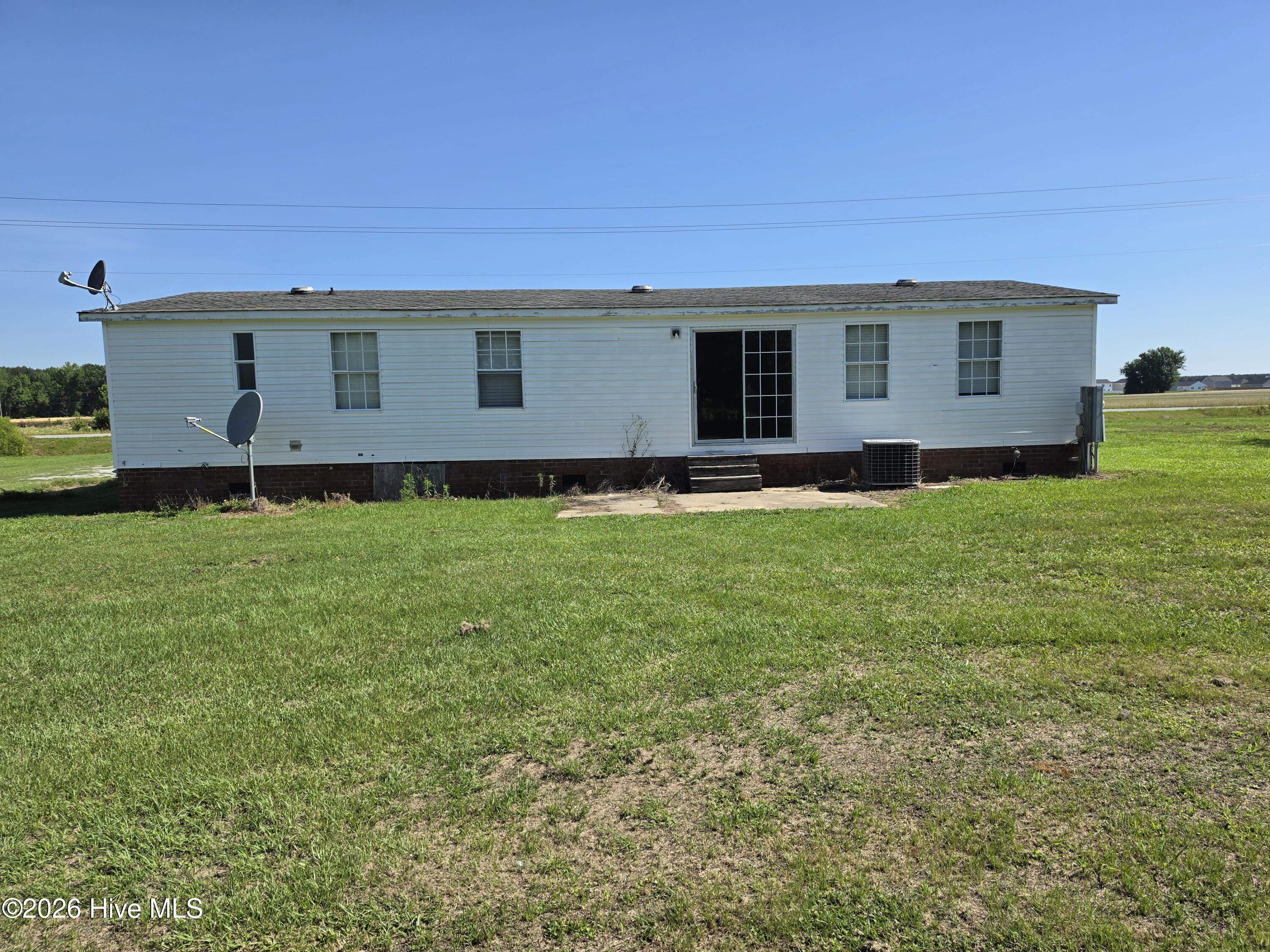 1142 E Nc 102 E Property Photo 2