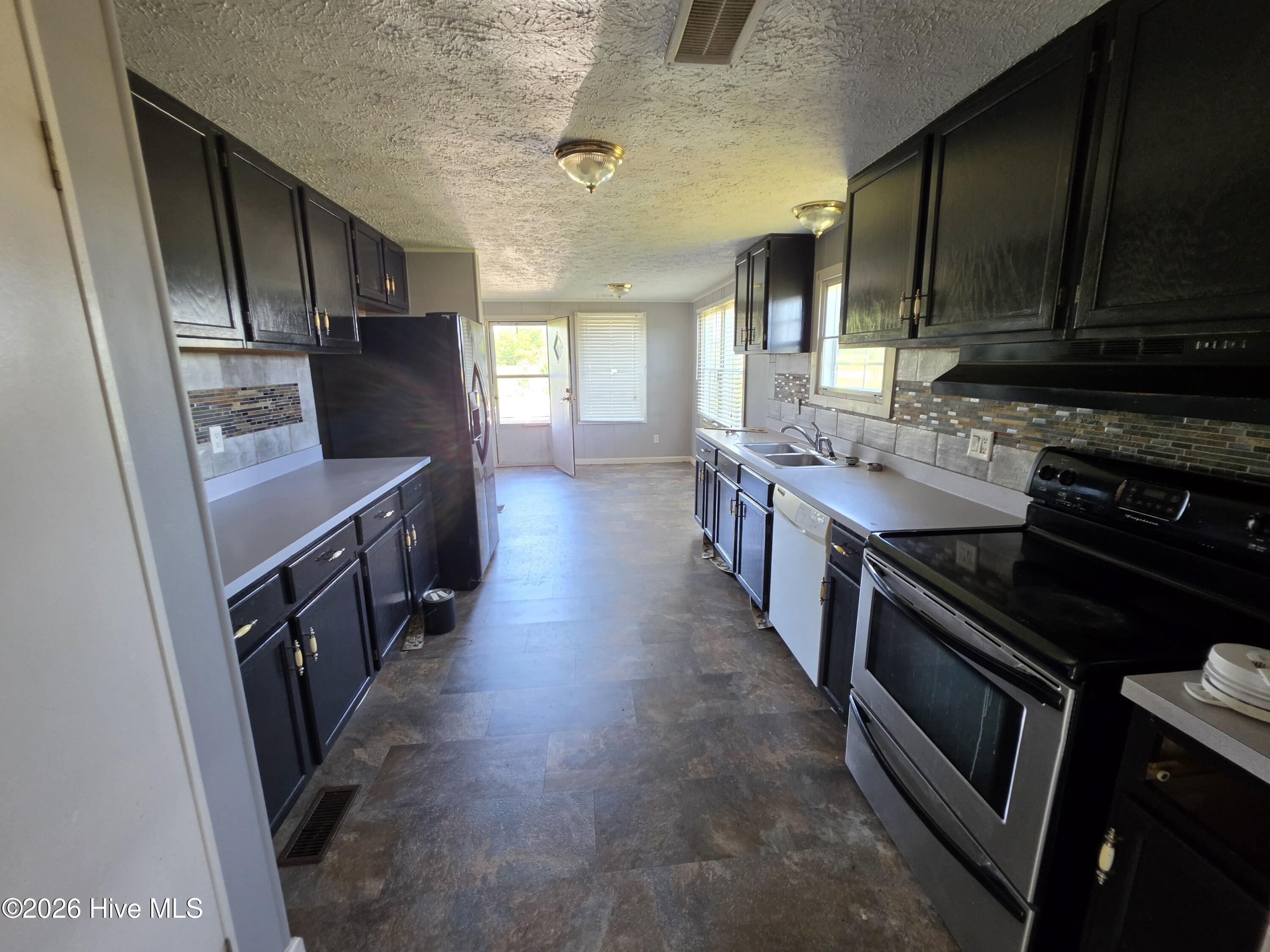 1142 E Nc 102 E Property Photo 6