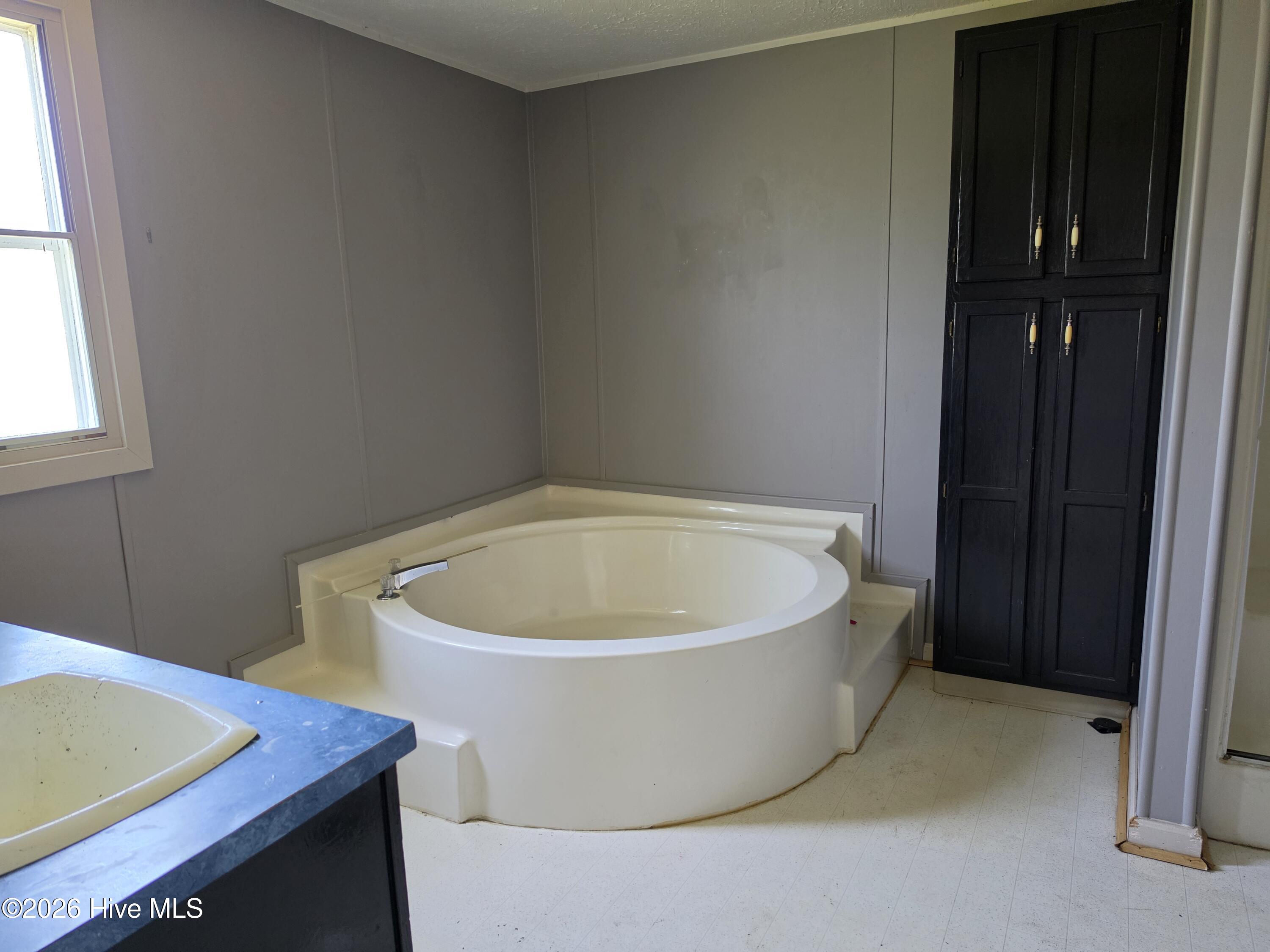 1142 E Nc 102 E Property Photo 13