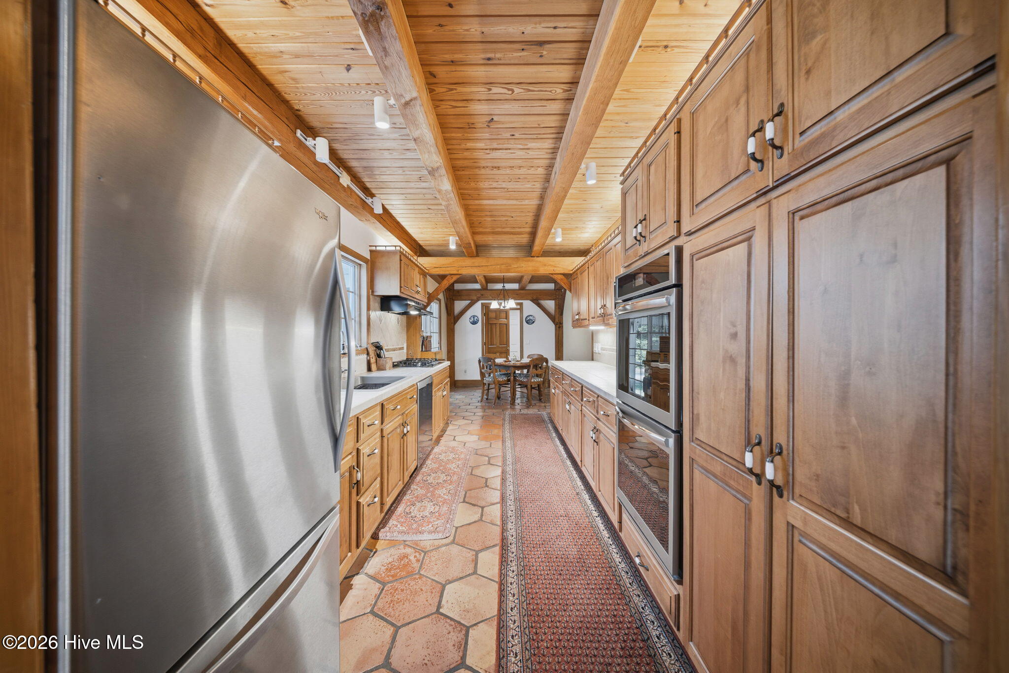 572 Captain Beam Boulevard Property Photo 4