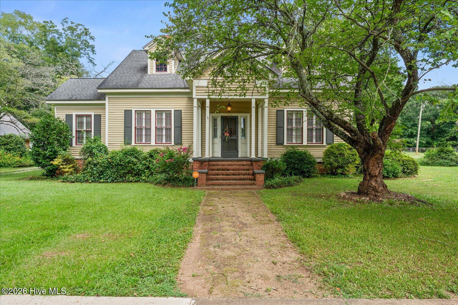 216 S Laurel Avenue Property Photo 1