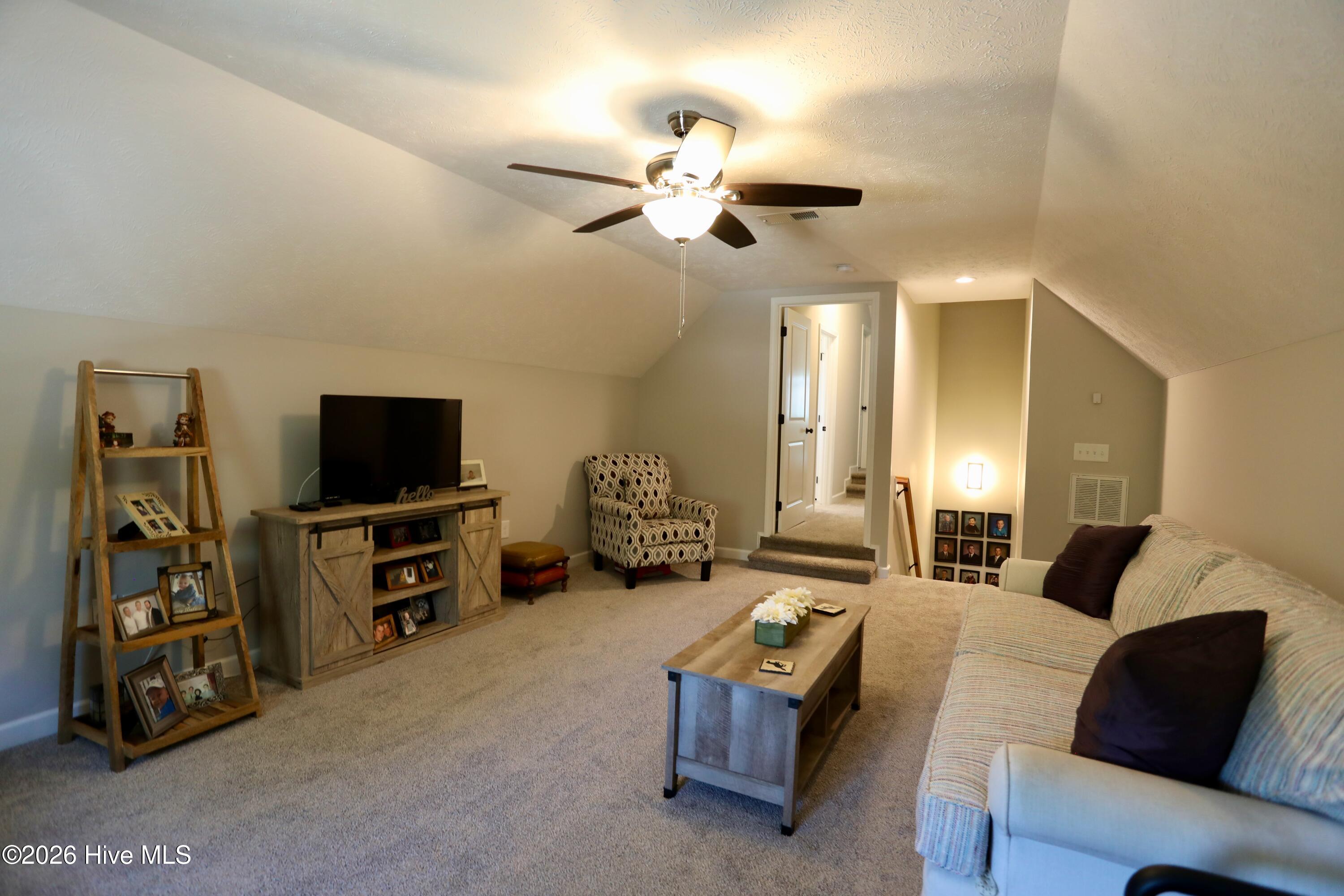 2 Riviera Drive Property Photo 31