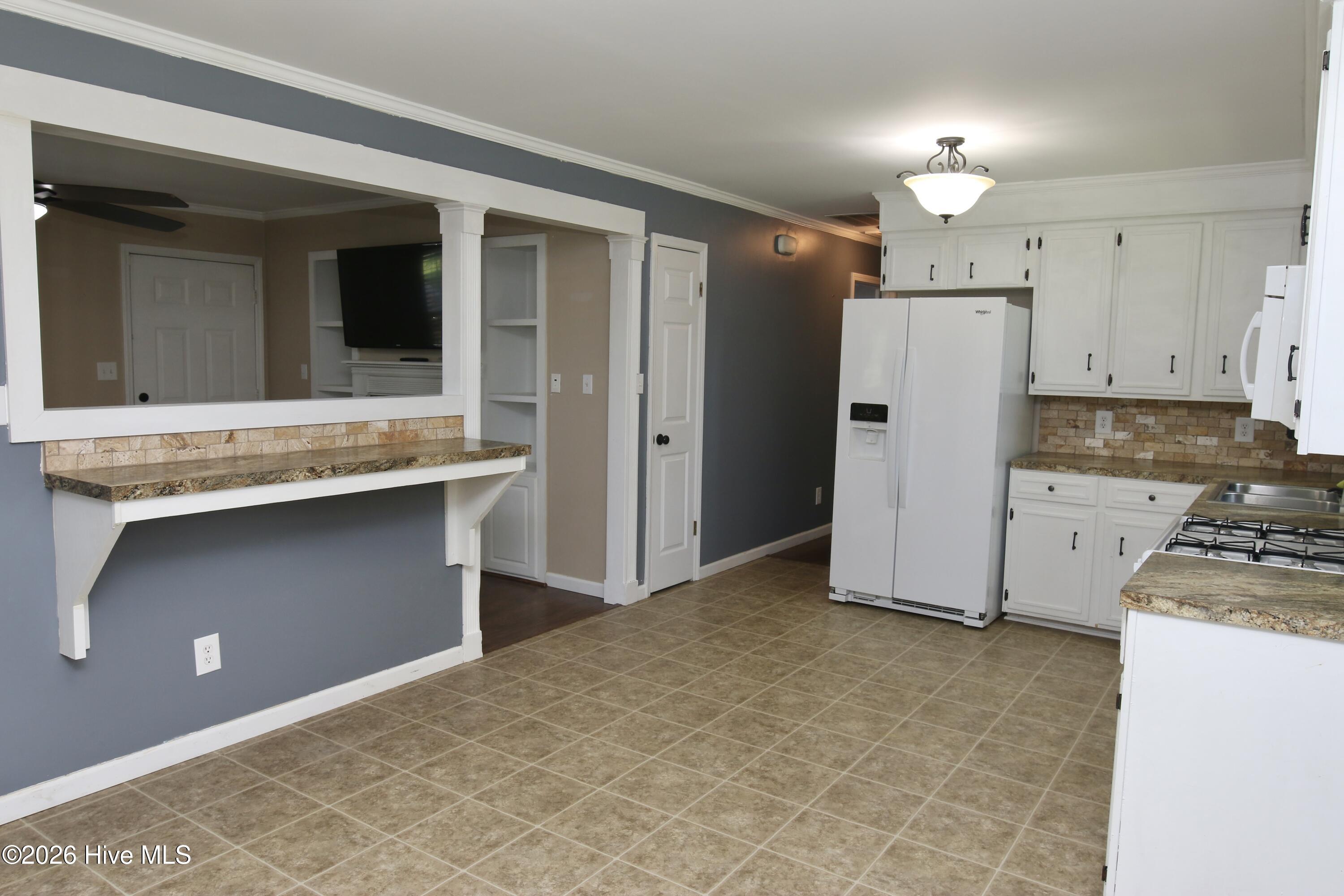 1811 John Small Avenue Property Photo 6