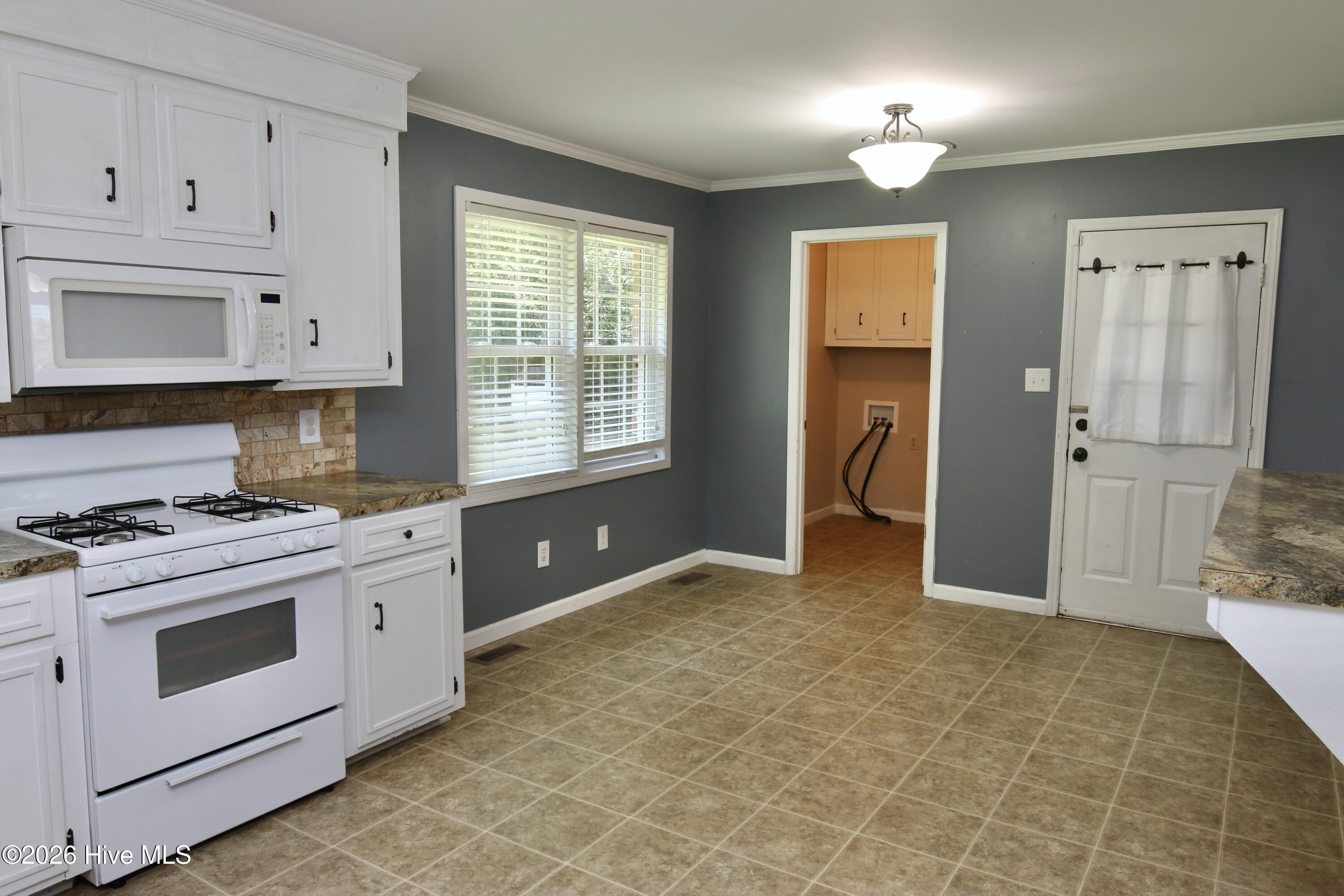 1811 John Small Avenue Property Photo 7