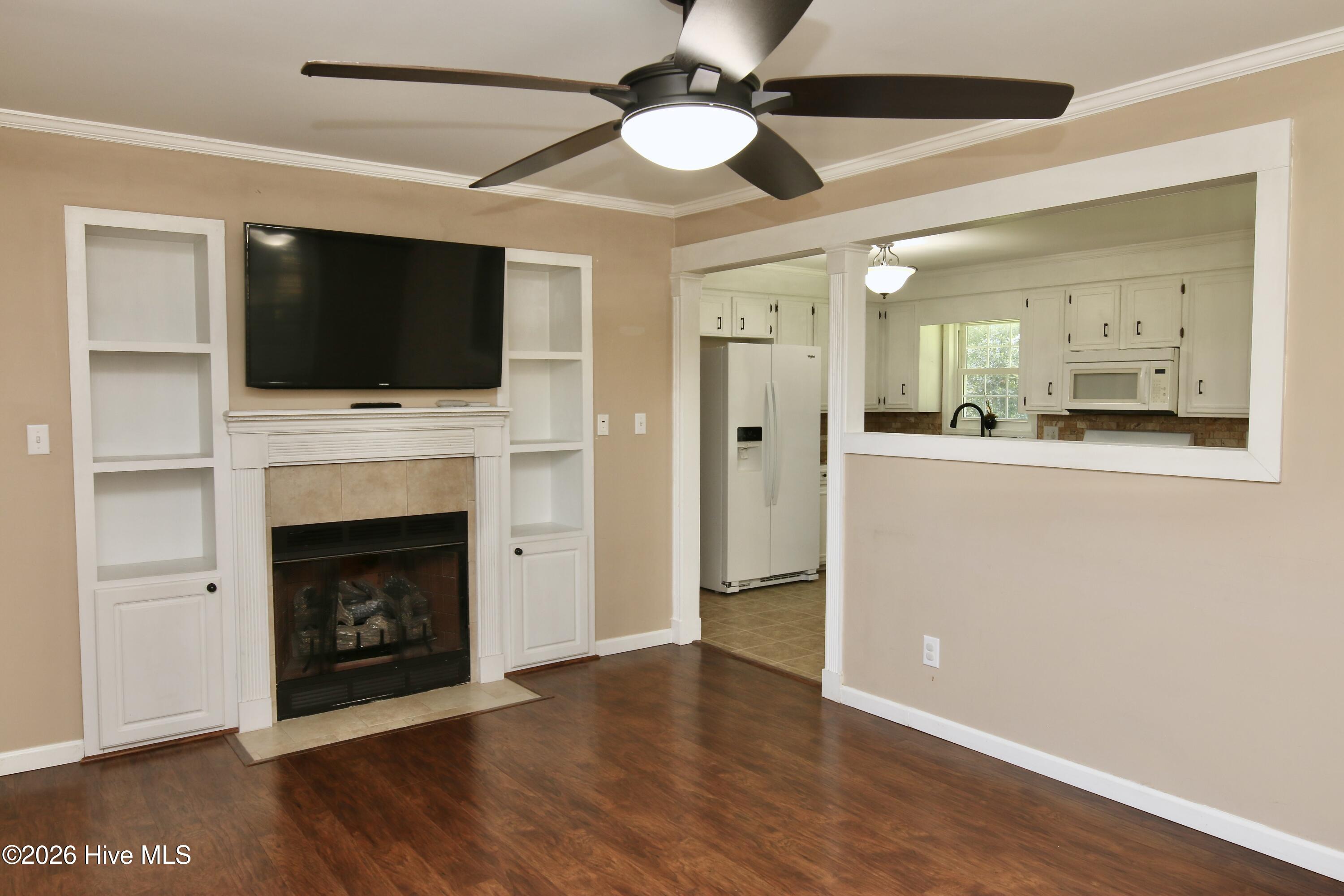1811 John Small Avenue Property Photo 8