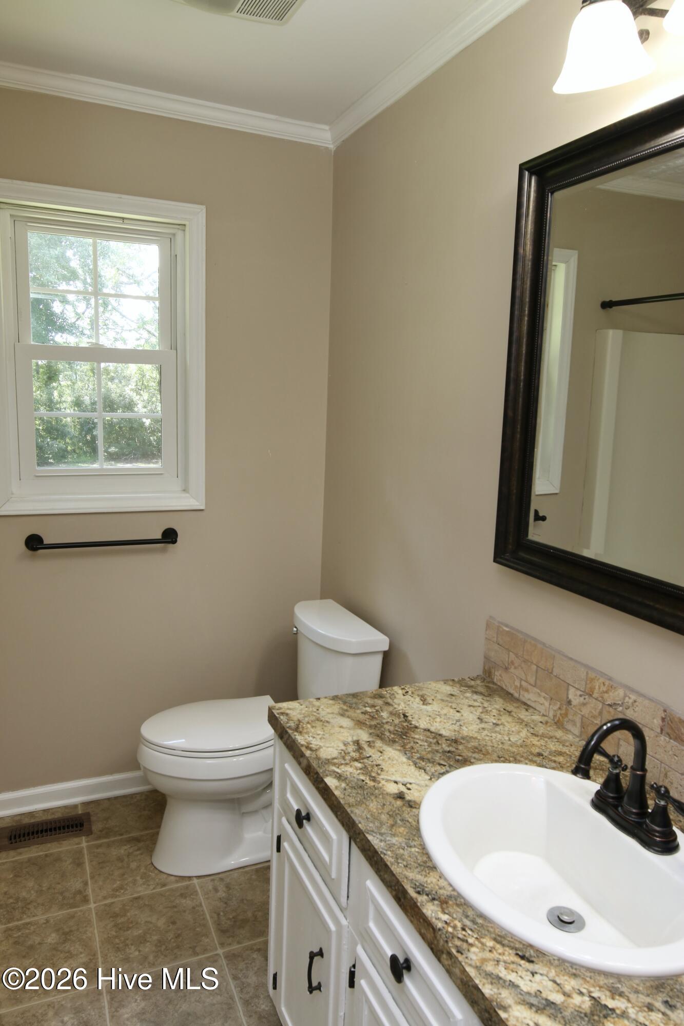 1811 John Small Avenue Property Photo 12