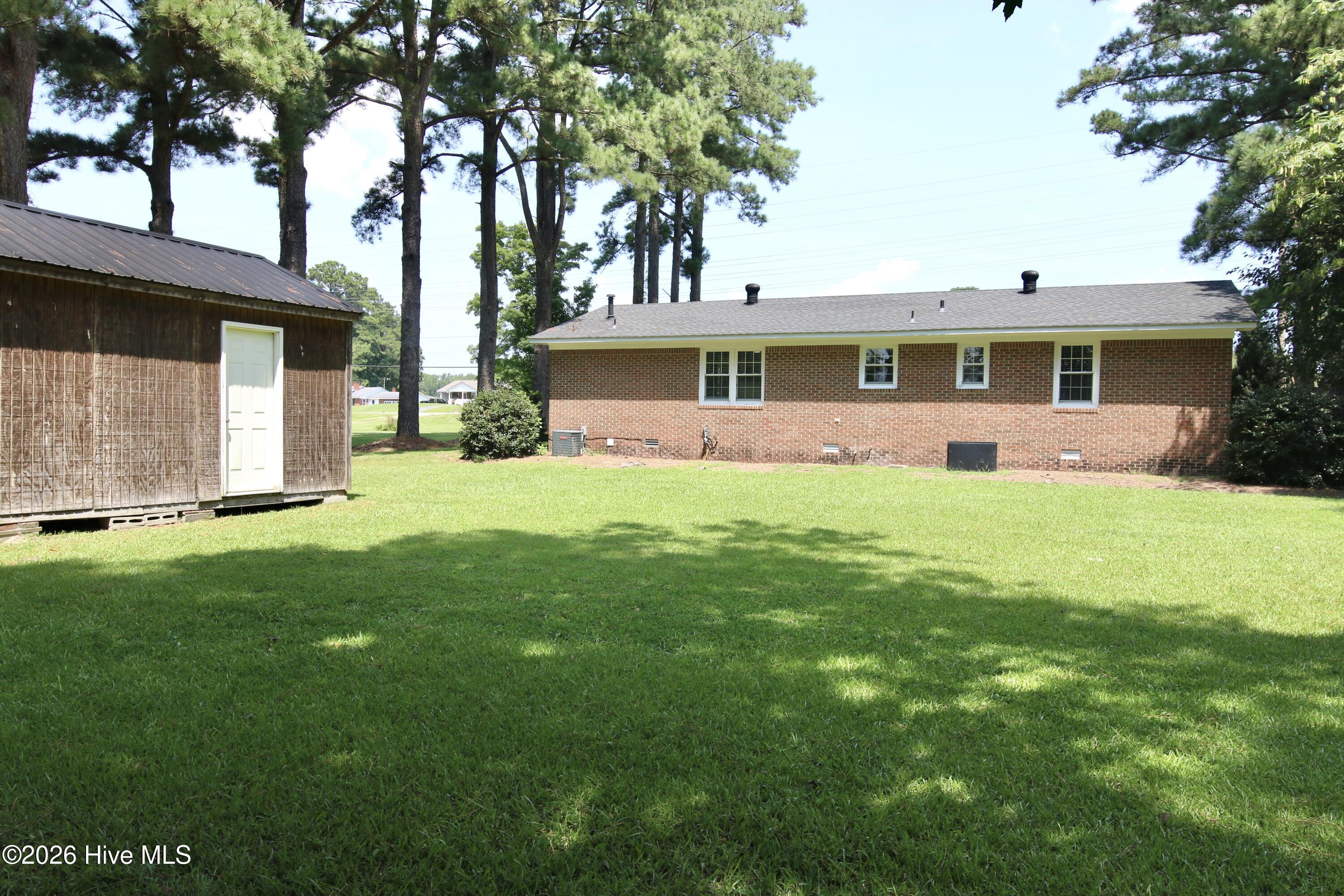 1811 John Small Avenue Property Photo 14