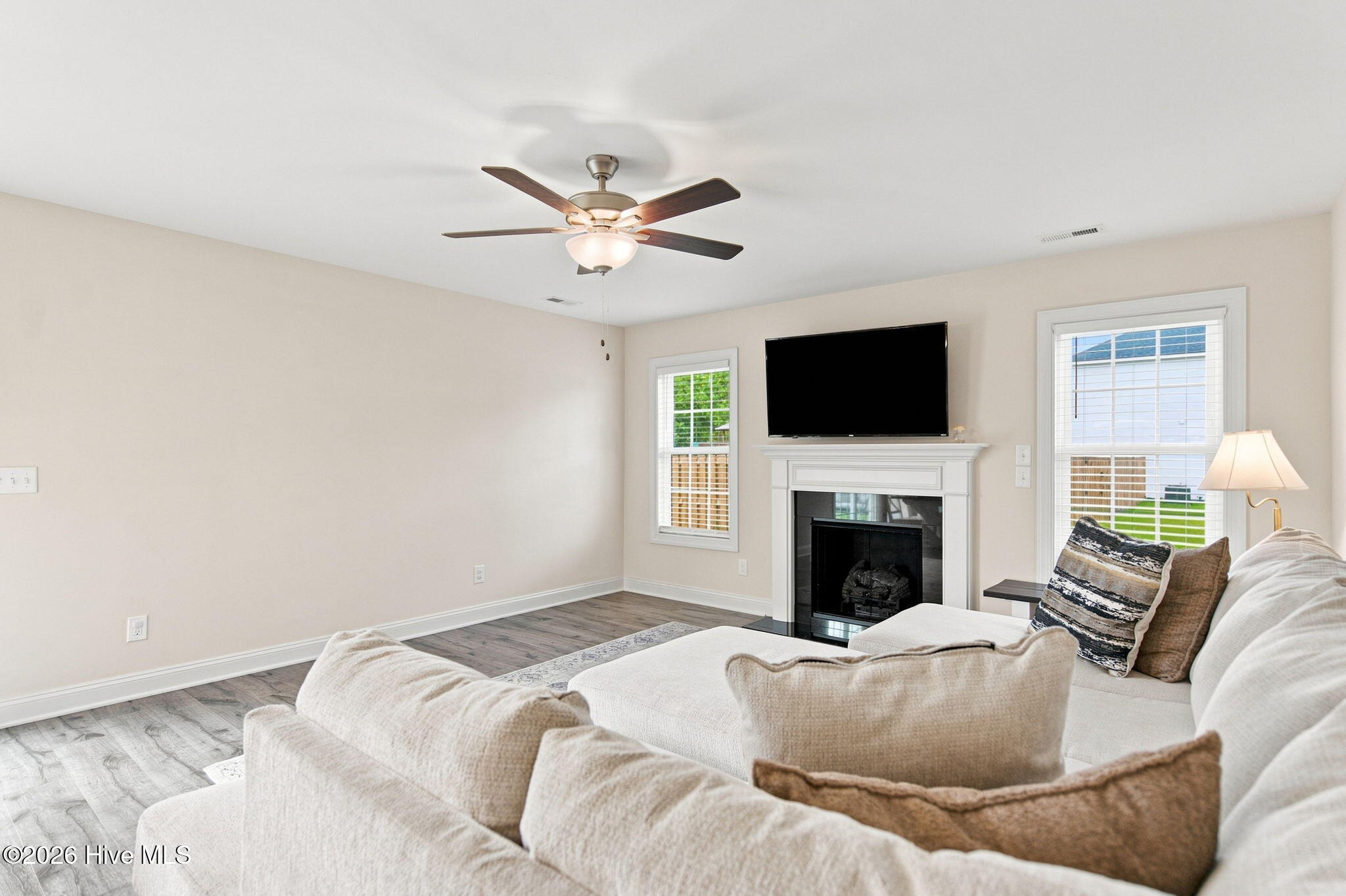 273 W Broughton Lane Property Photo 14