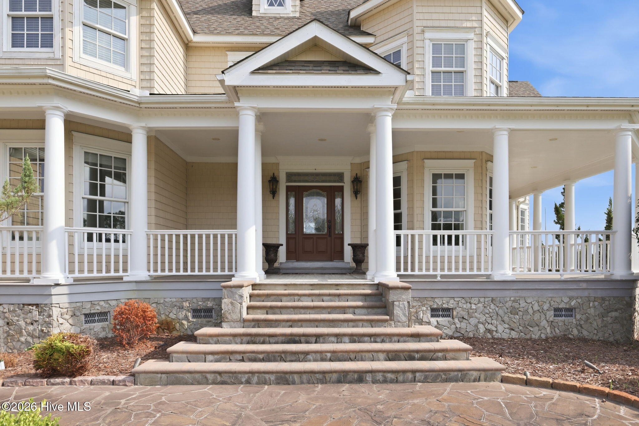 359 Bay Run Property Photo 8