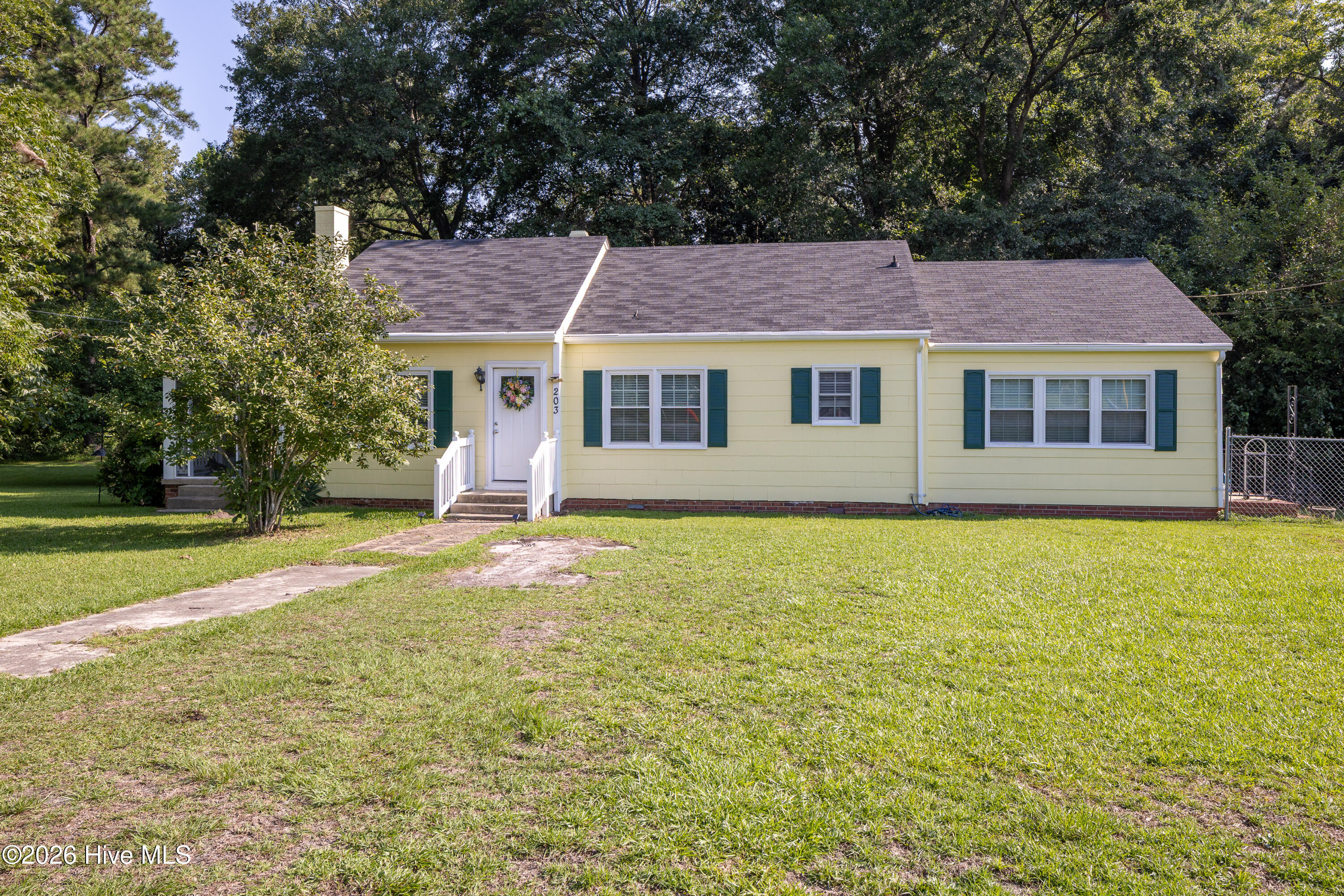 203 Willow Road Property Photo 2