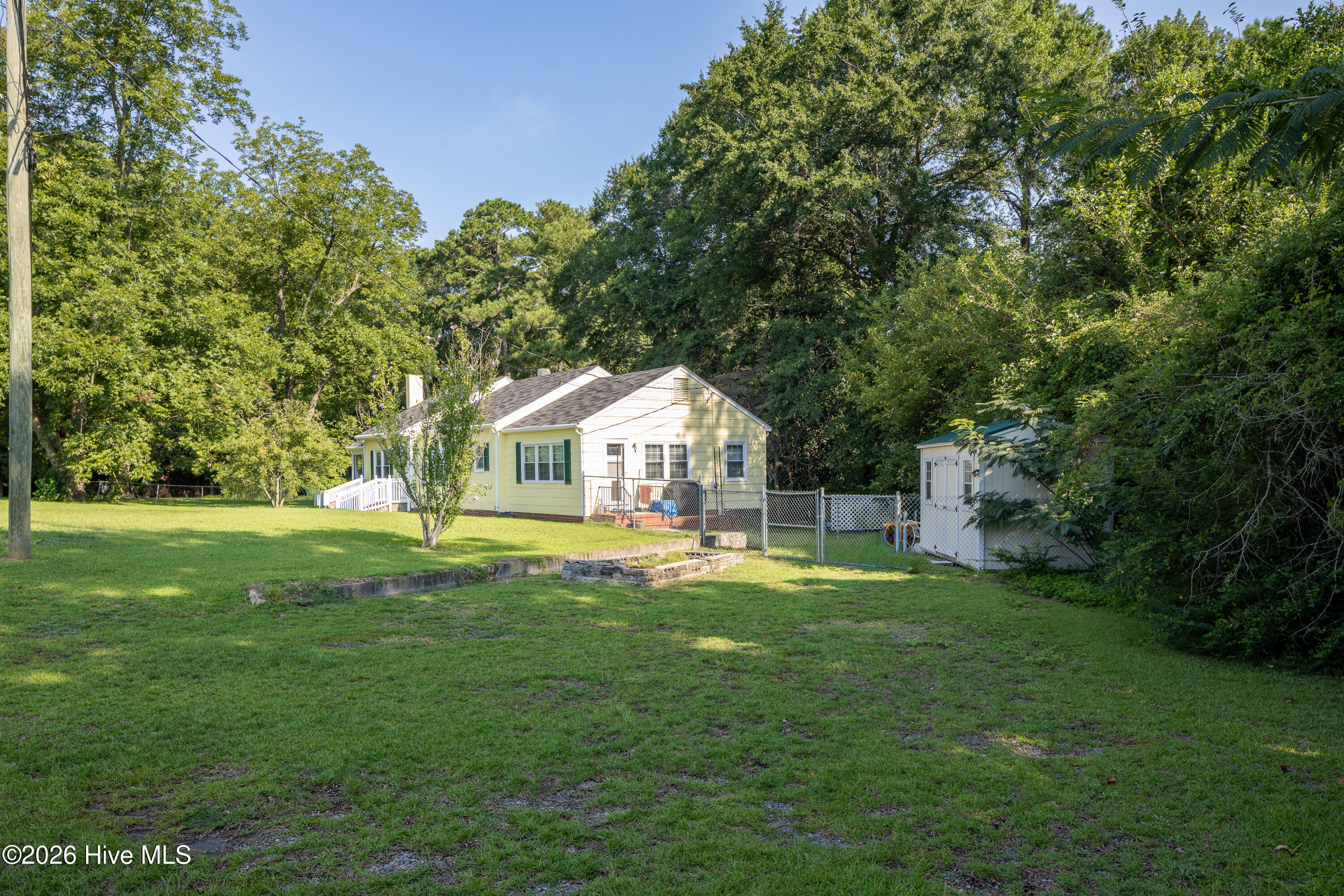203 Willow Road Property Photo 3