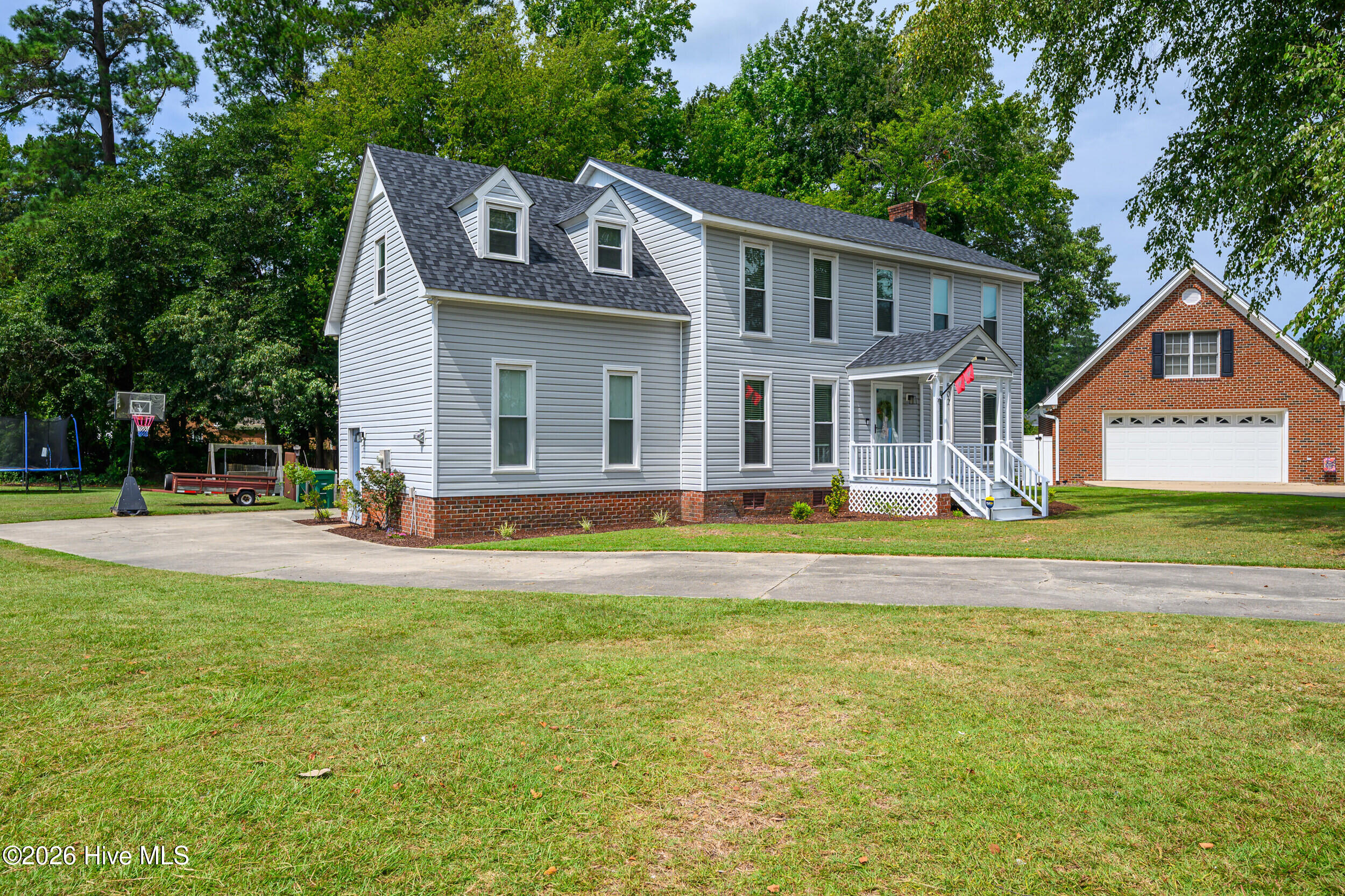 502 Wintergreen Court Property Photo 2