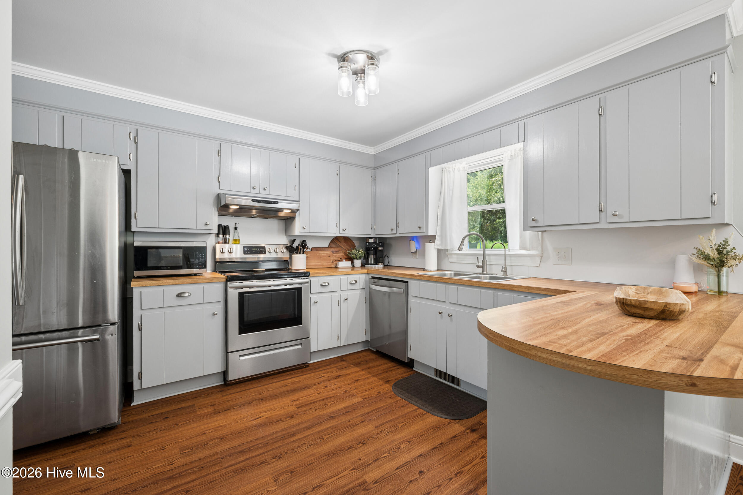 502 Wintergreen Court Property Photo 12