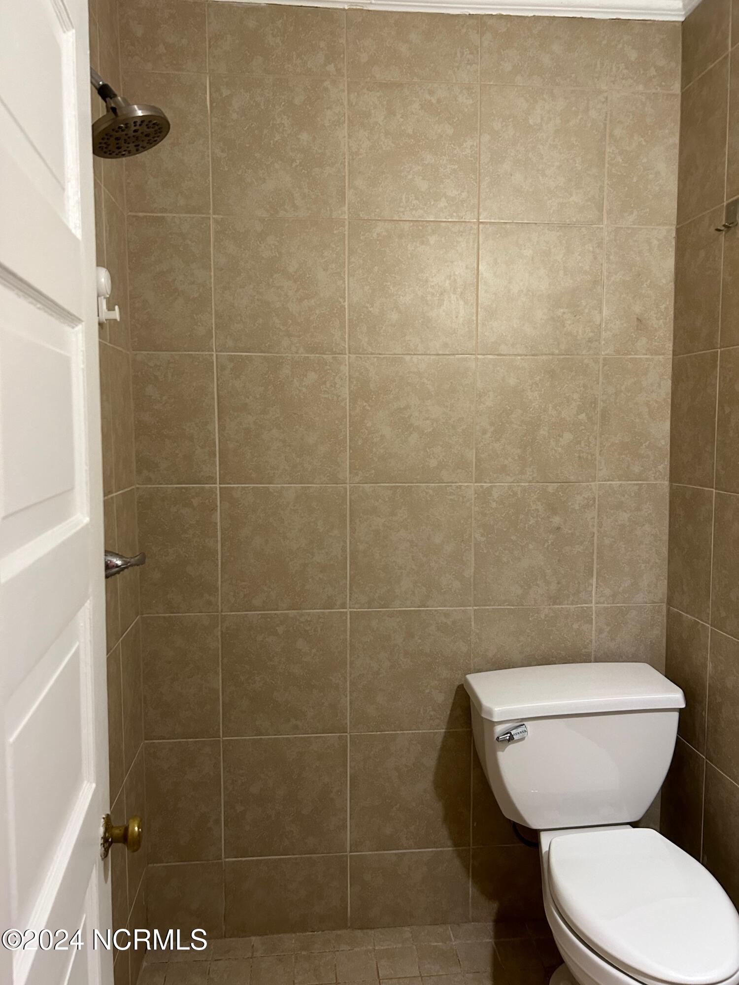 180 N Bennett Street 2 Property Photo 10