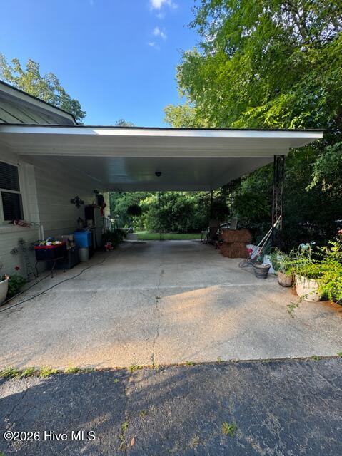 606 N Pine Lane Property Photo 3