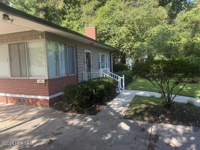 220 E Lewis Street Property Photo 5