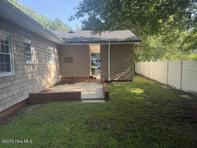 220 E Lewis Street Property Photo 7
