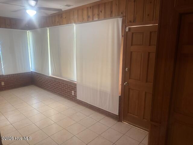 220 E Lewis Street Property Photo 17