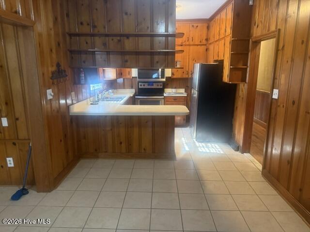 220 E Lewis Street Property Photo 19