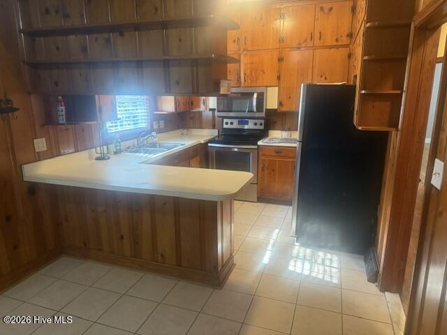 220 E Lewis Street Property Photo 21